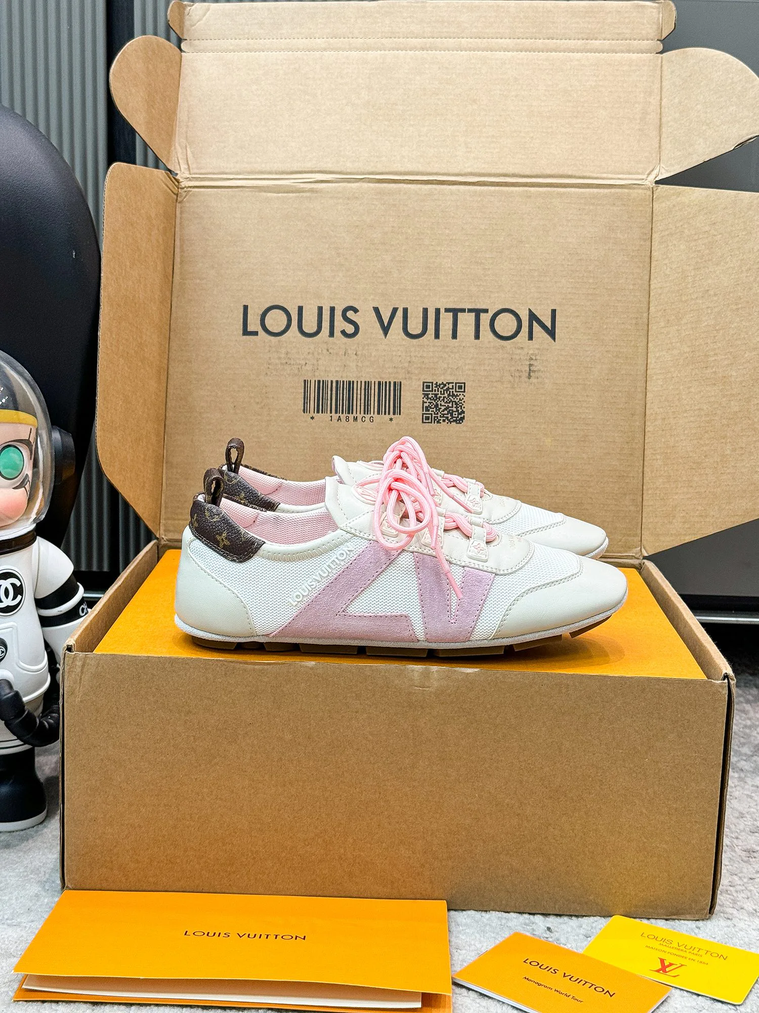 Кроссовки Женские Louis Vuitton 19043345