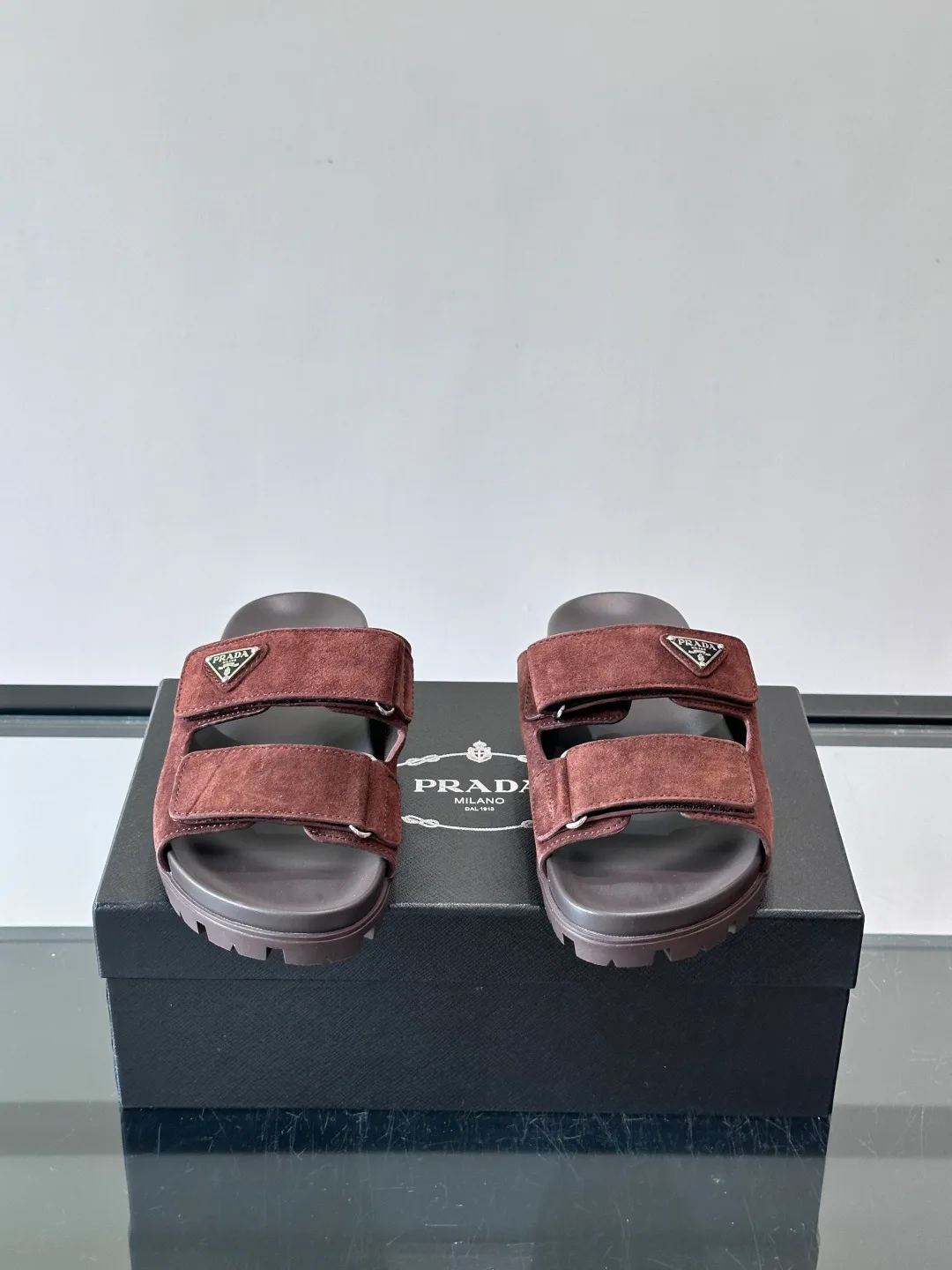 Шлепанцы Женские Prada 17689186