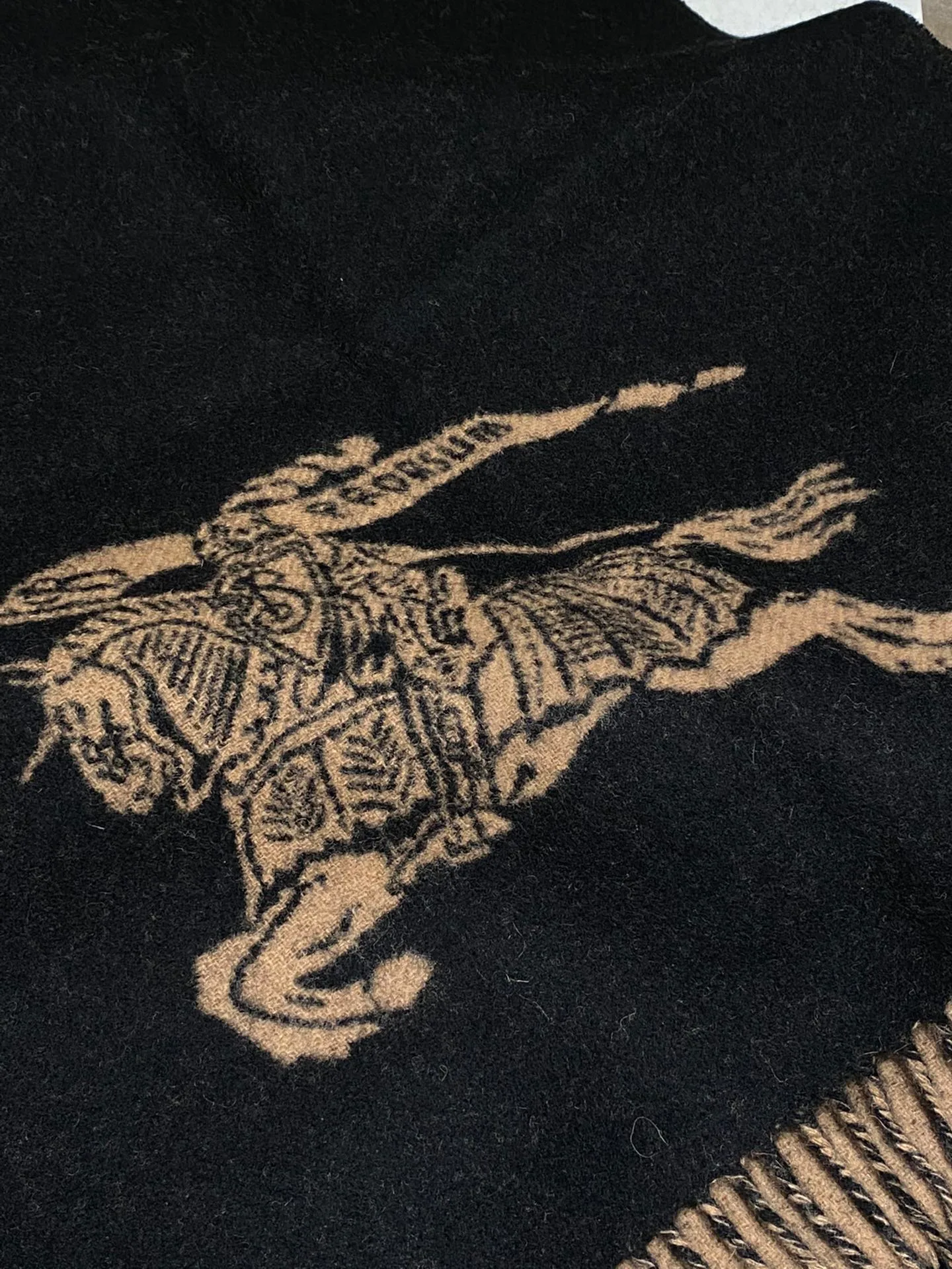 Шарфы Burberry 436050