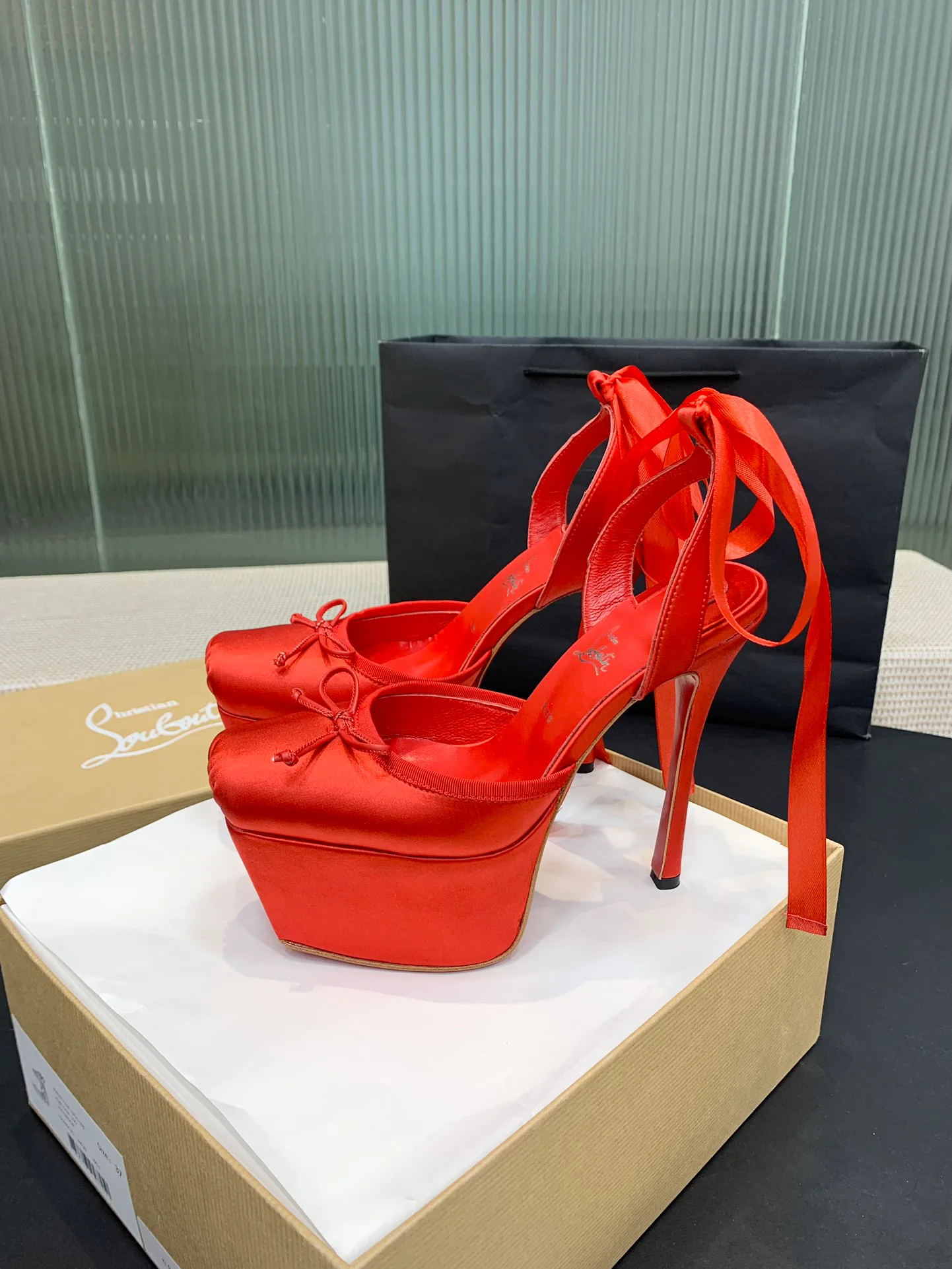 Босоножки Женские Christian Louboutin