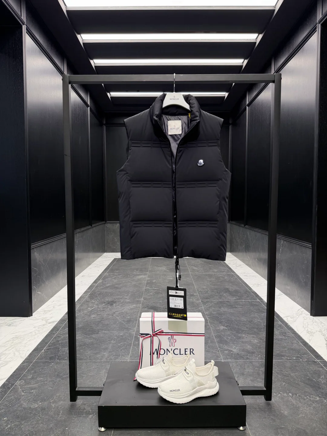 Жилеты Женские Moncler 4848786