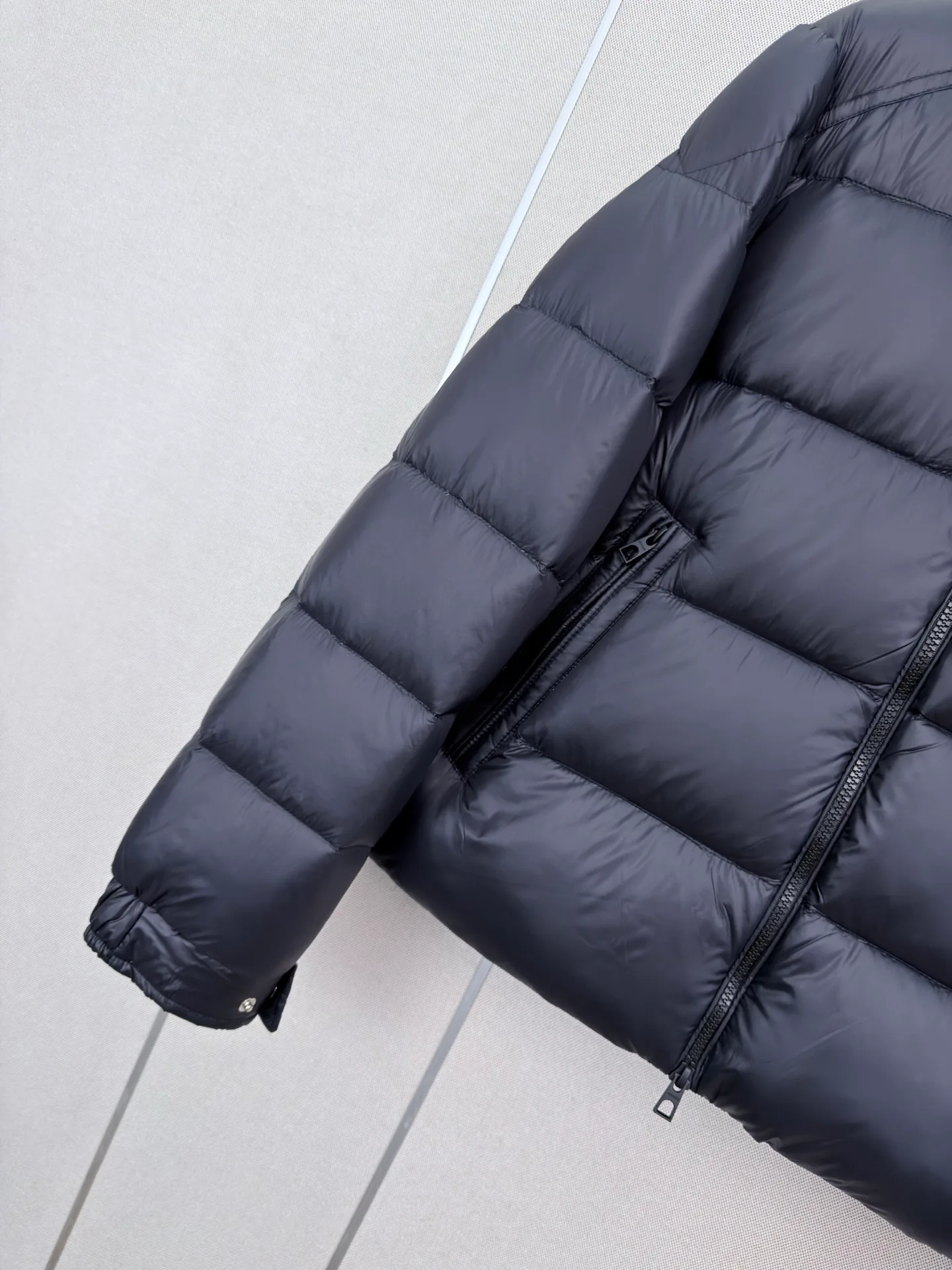 Куртки И Пуховики Женские Moncler 18439408