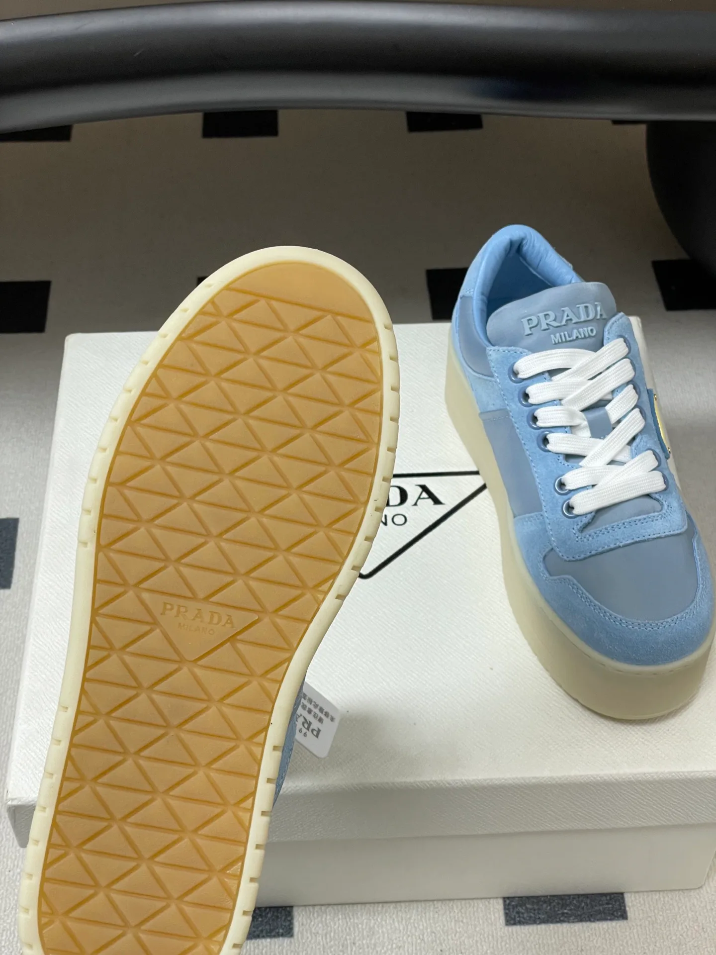 Кроссовки Женские Prada 12810941