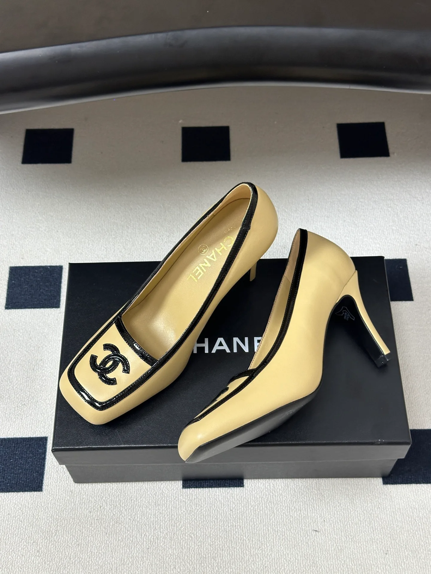 Туфли Женские Chanel 18049714