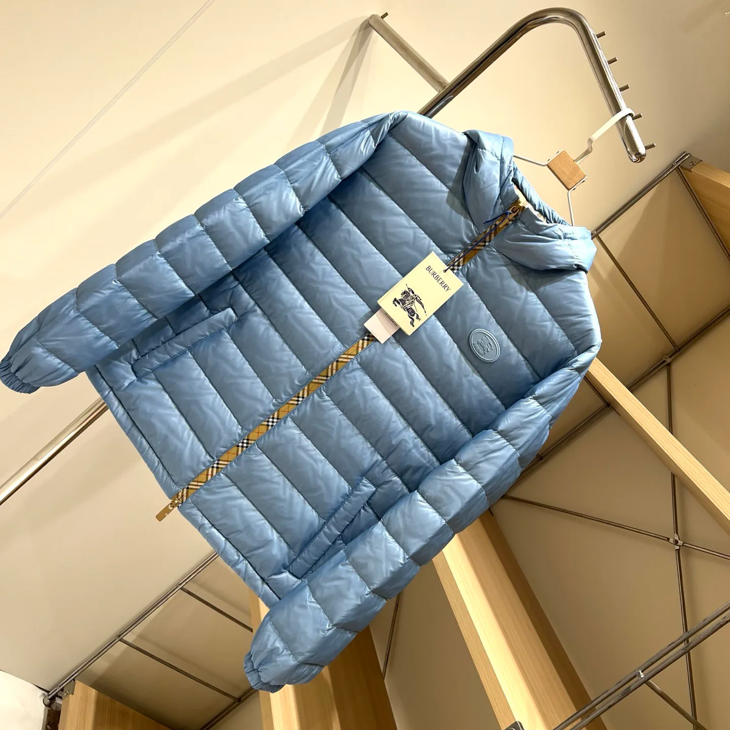 Куртки И Пуховики Женские Burberry 18110900