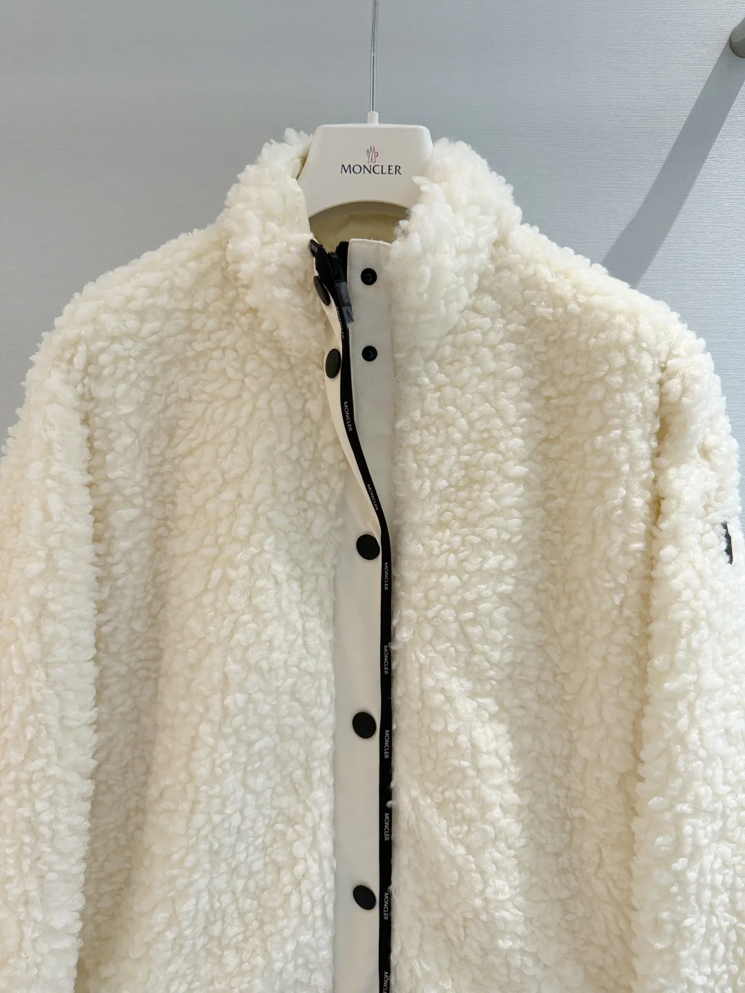 Куртки И Пуховики Женские Moncler 18049822