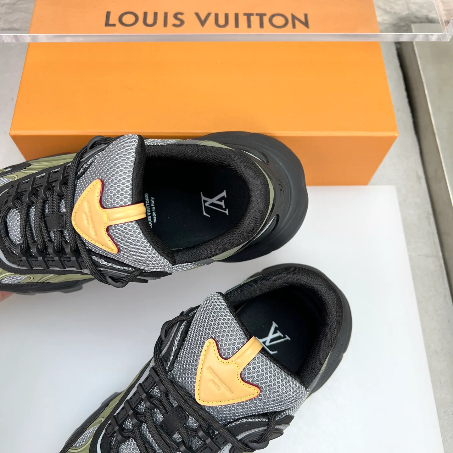 Кроссовки Мужские Louis Vuitton 11638101