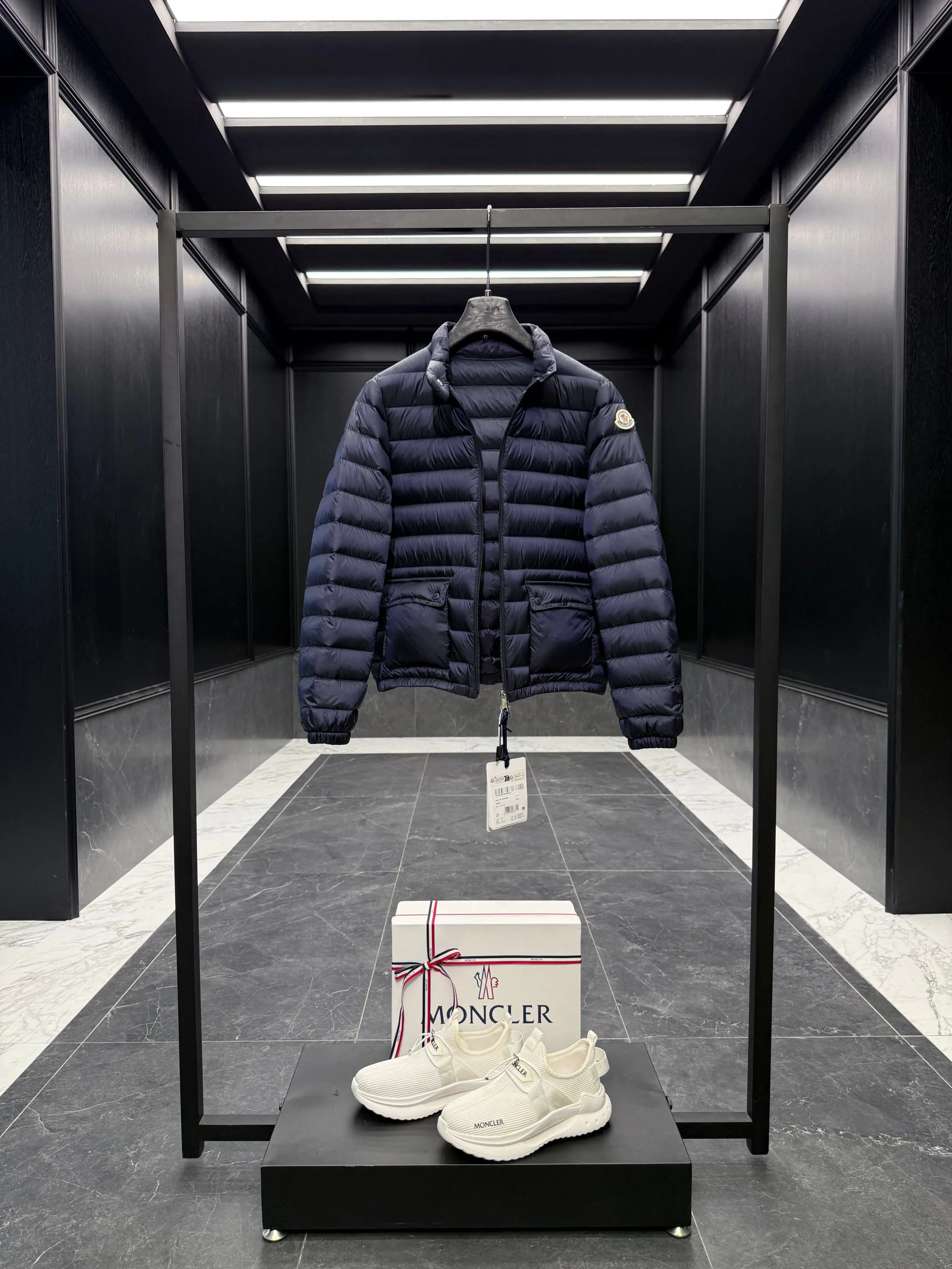 Куртки И Пуховики Женские Moncler 19926674