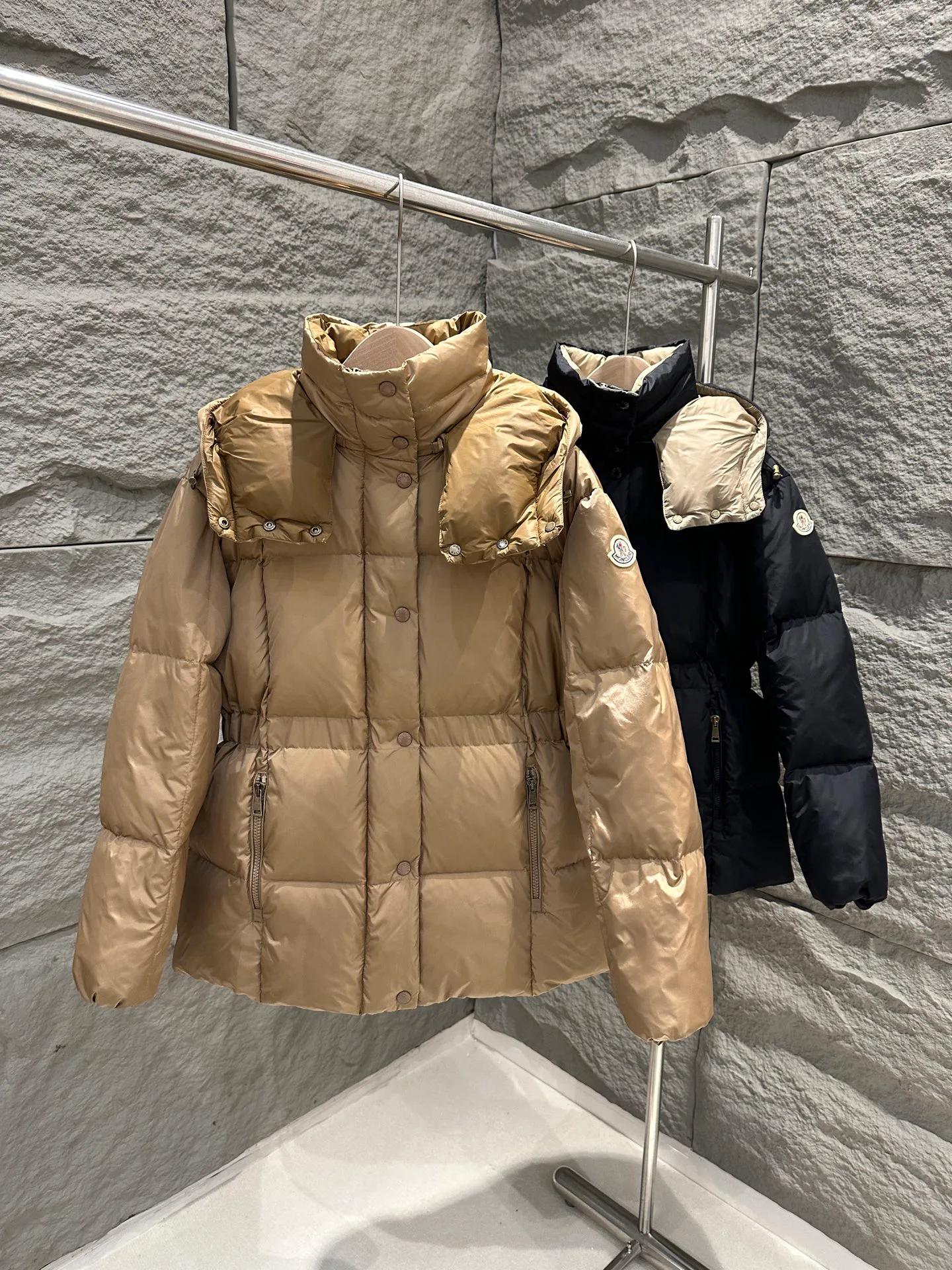 Куртки И Пуховики Женские Moncler 18609633