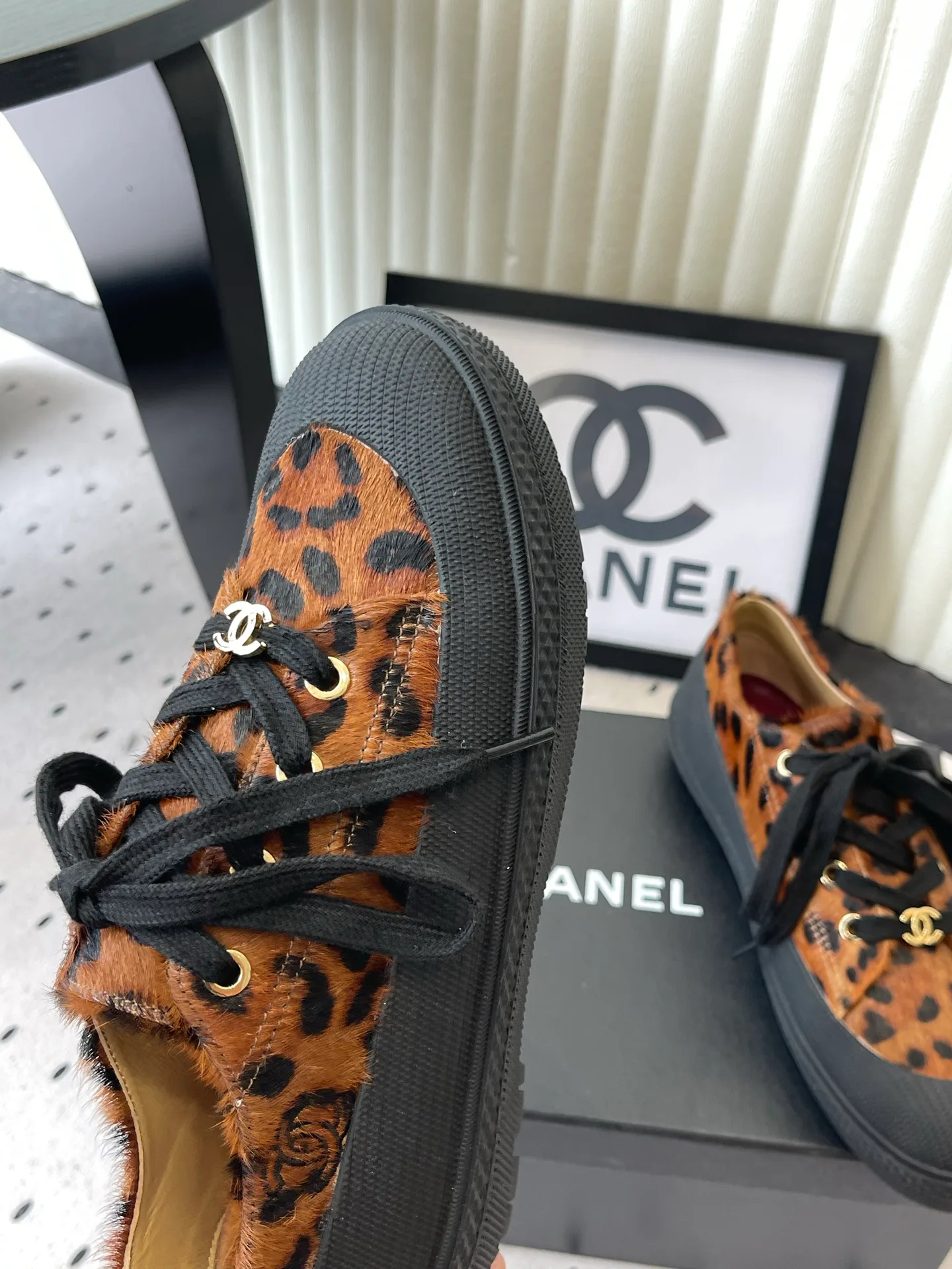 Кроссовки Женские Chanel 18069870