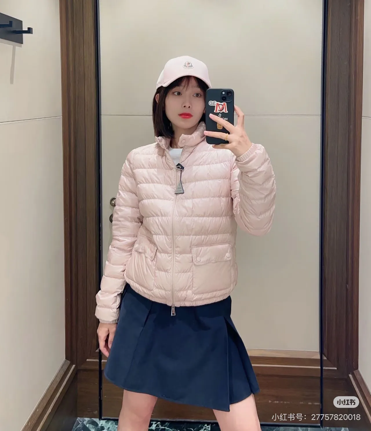 Куртки И Пуховики Женские Moncler 18402505