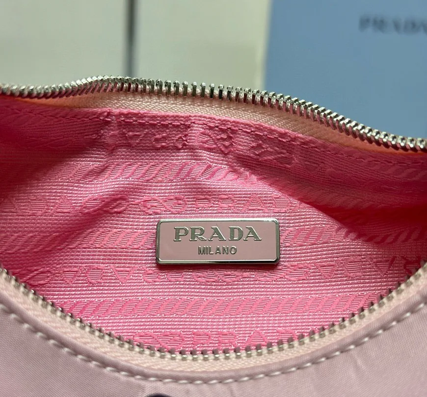 Сумки На Ремне Женские Prada 11682041