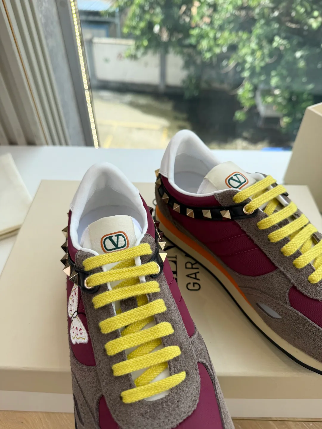 Кроссовки Женские Valentino 18053444