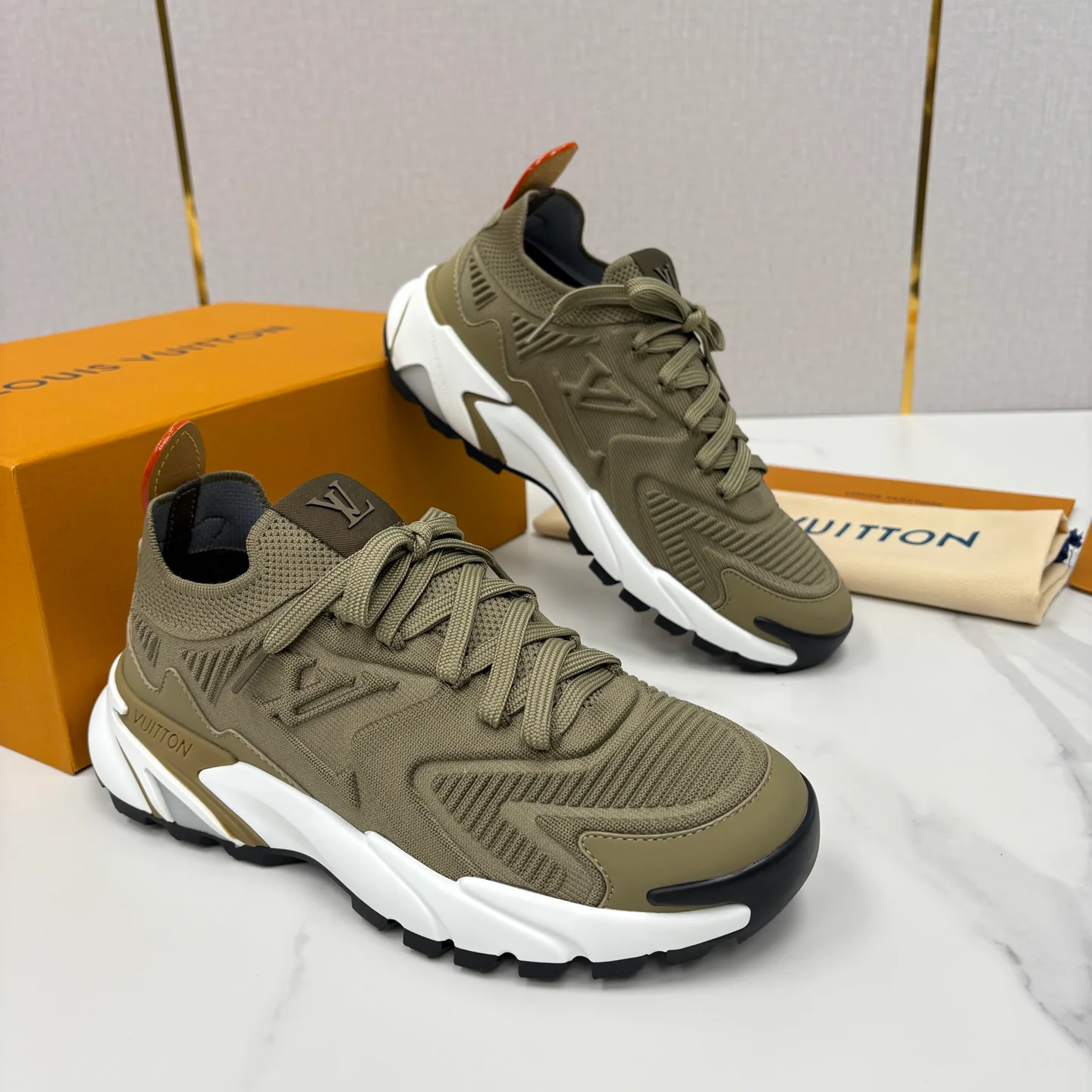 Кроссовки Мужские Louis Vuitton 13140747