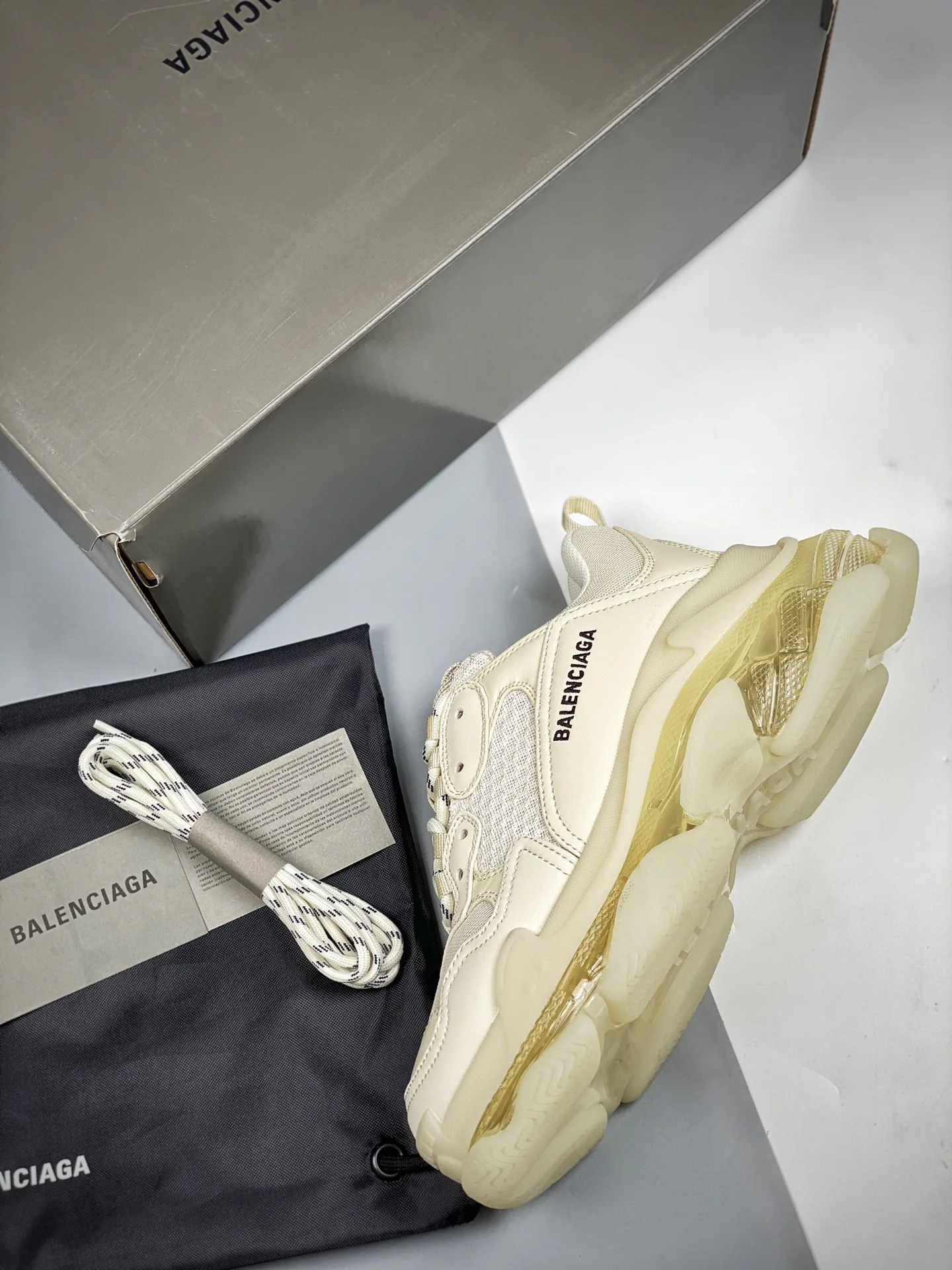 Кроссовки Женские Balenciaga 9668