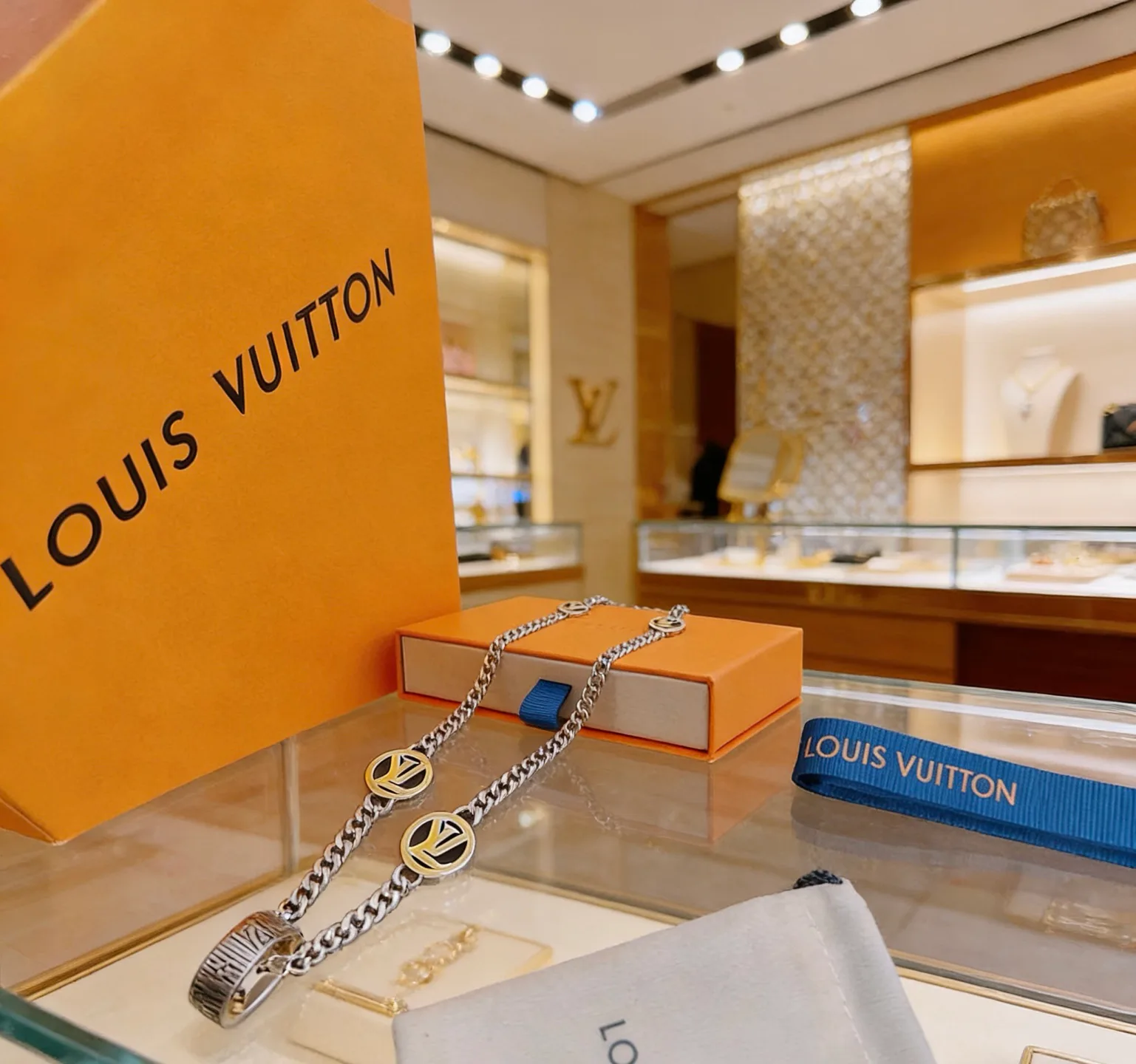 Бижутерия Louis Vuitton 11577796