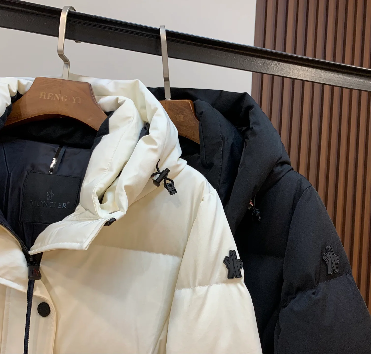 Куртки И Пуховики Женские Moncler 496973