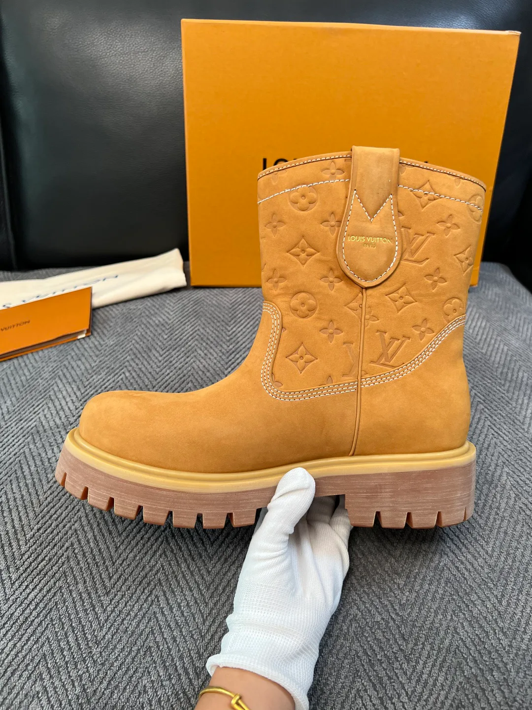 Ботинки Мужские Louis Vuitton 18417477