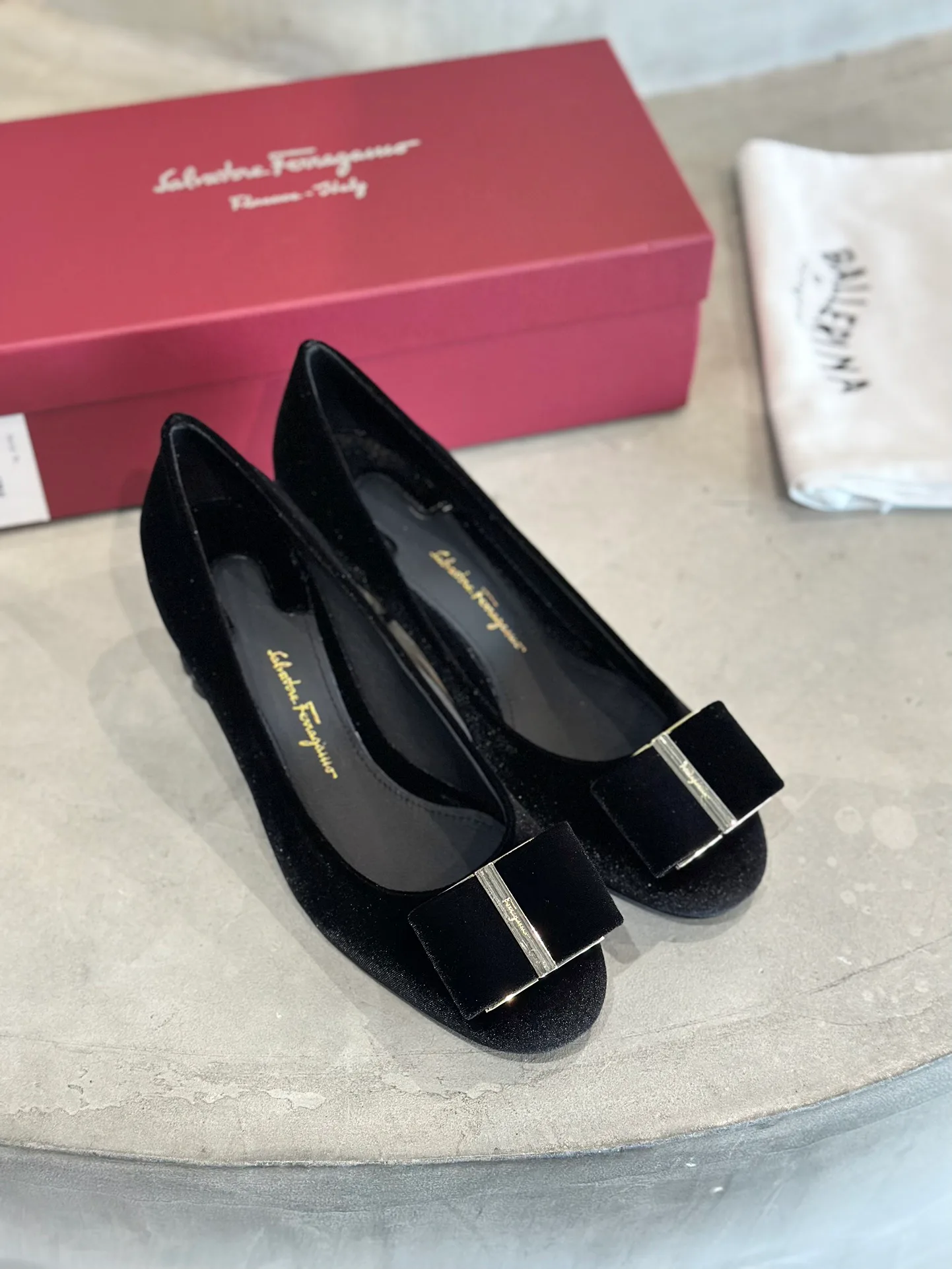 Туфли Женские Salvatore Ferragamo 11675410