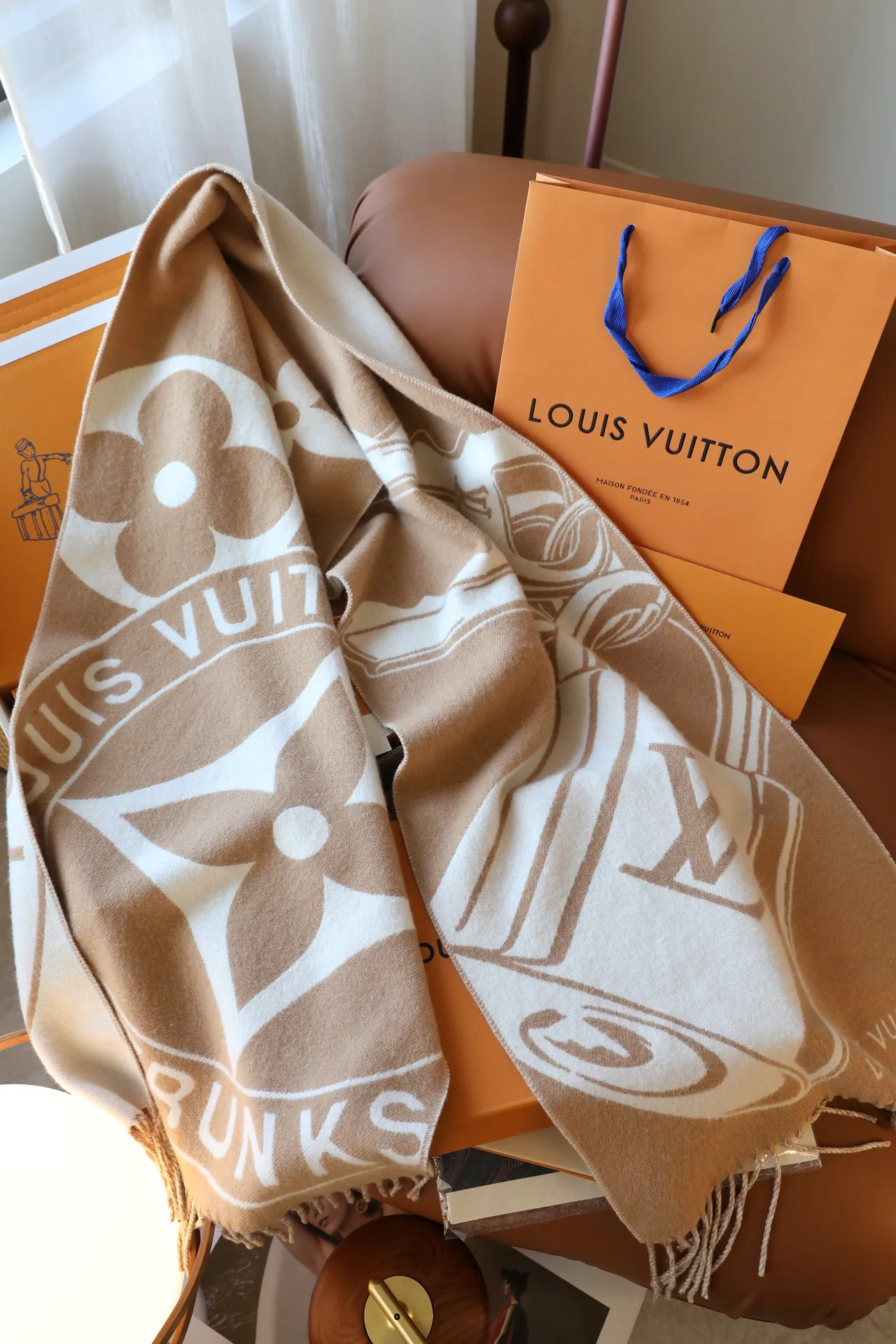 Шарфы Louis Vuitton 18627404