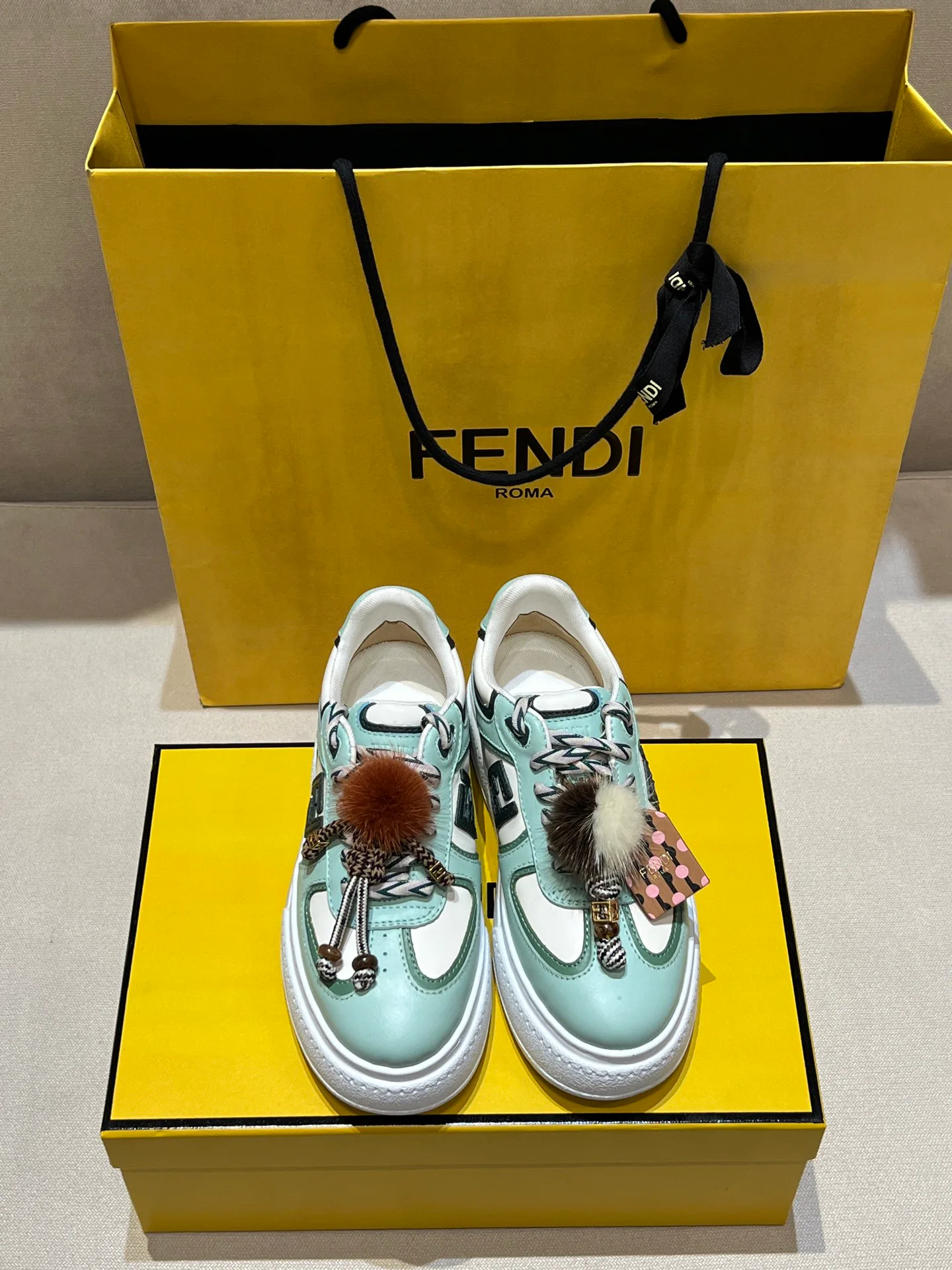 Кроссовки Женские Fendi 18020646