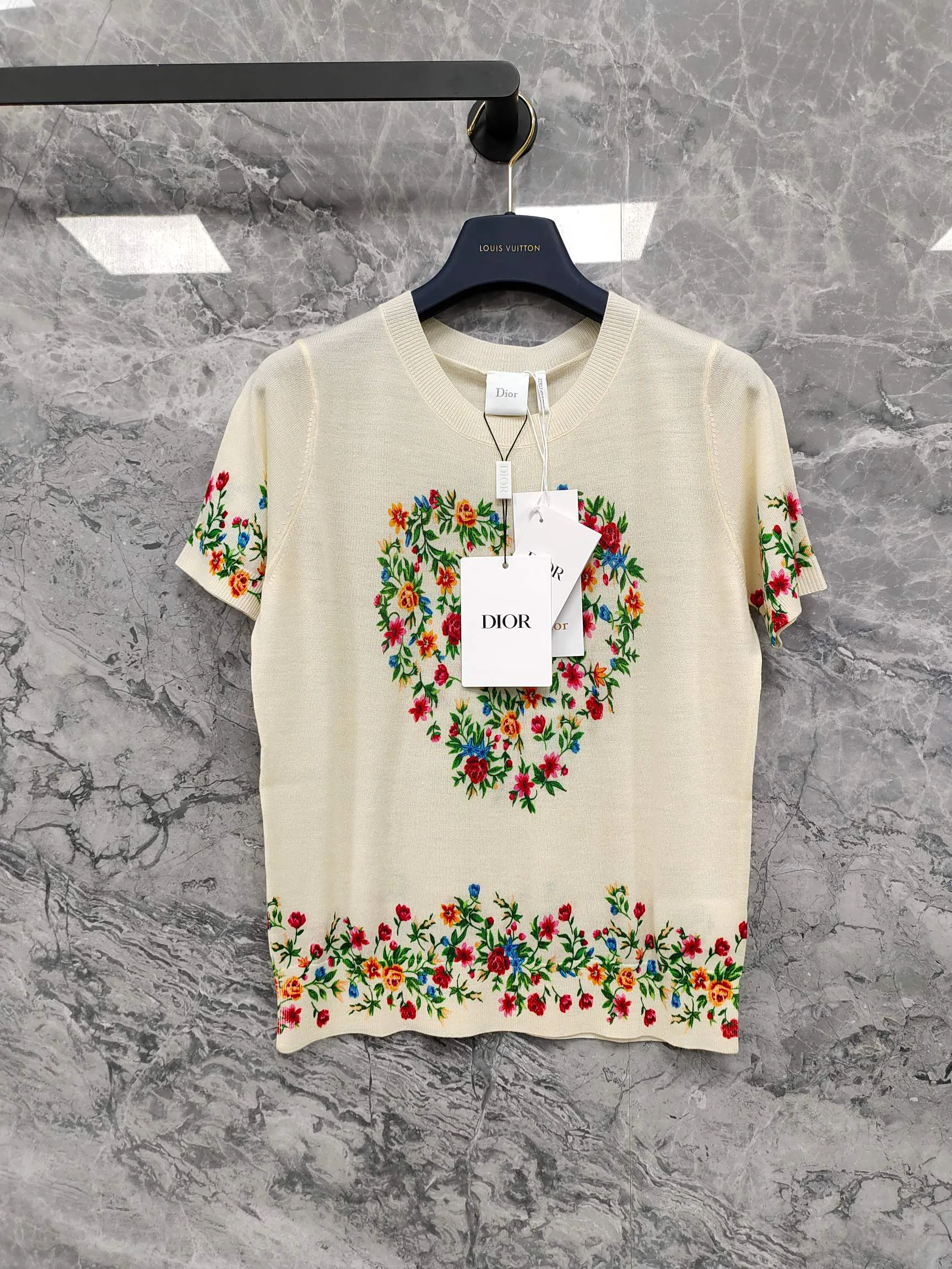 Футболки Женские Christian Dior 13549560