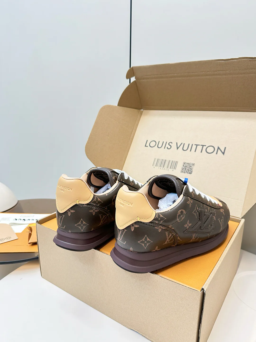 Кроссовки Женские Louis Vuitton 4948541