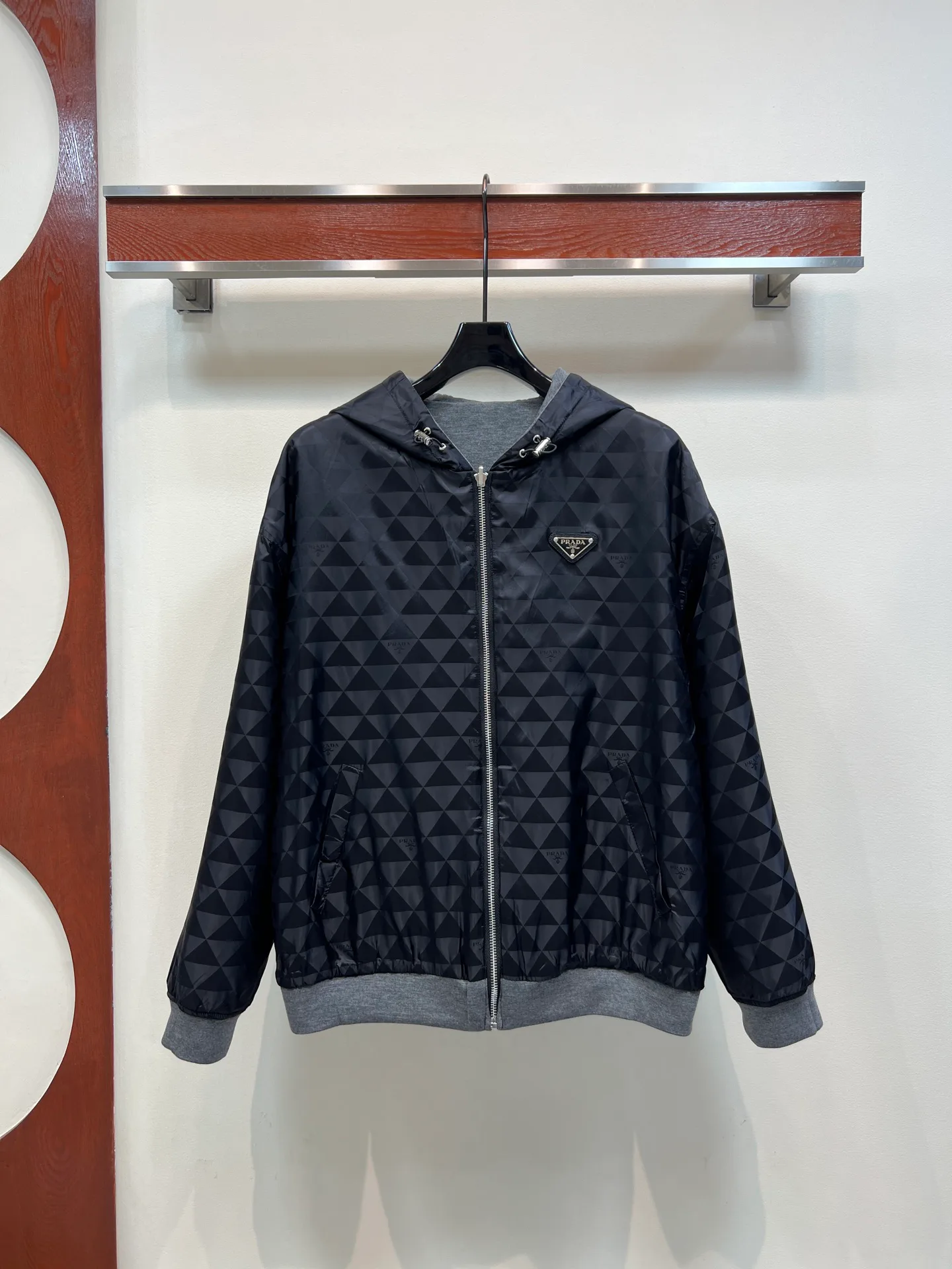 Куртки И Пуховики Женские Prada 18605976