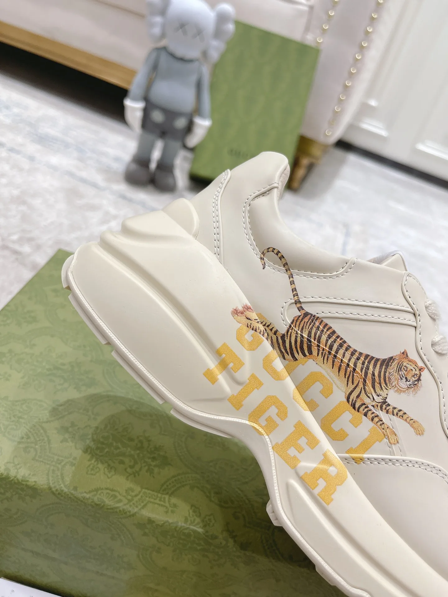 Кроссовки Женские Gucci 375820