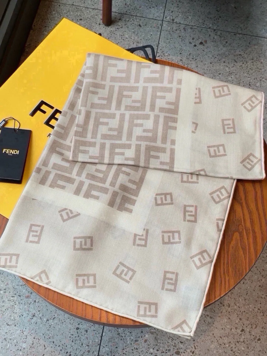 Шарфы Fendi 18626987