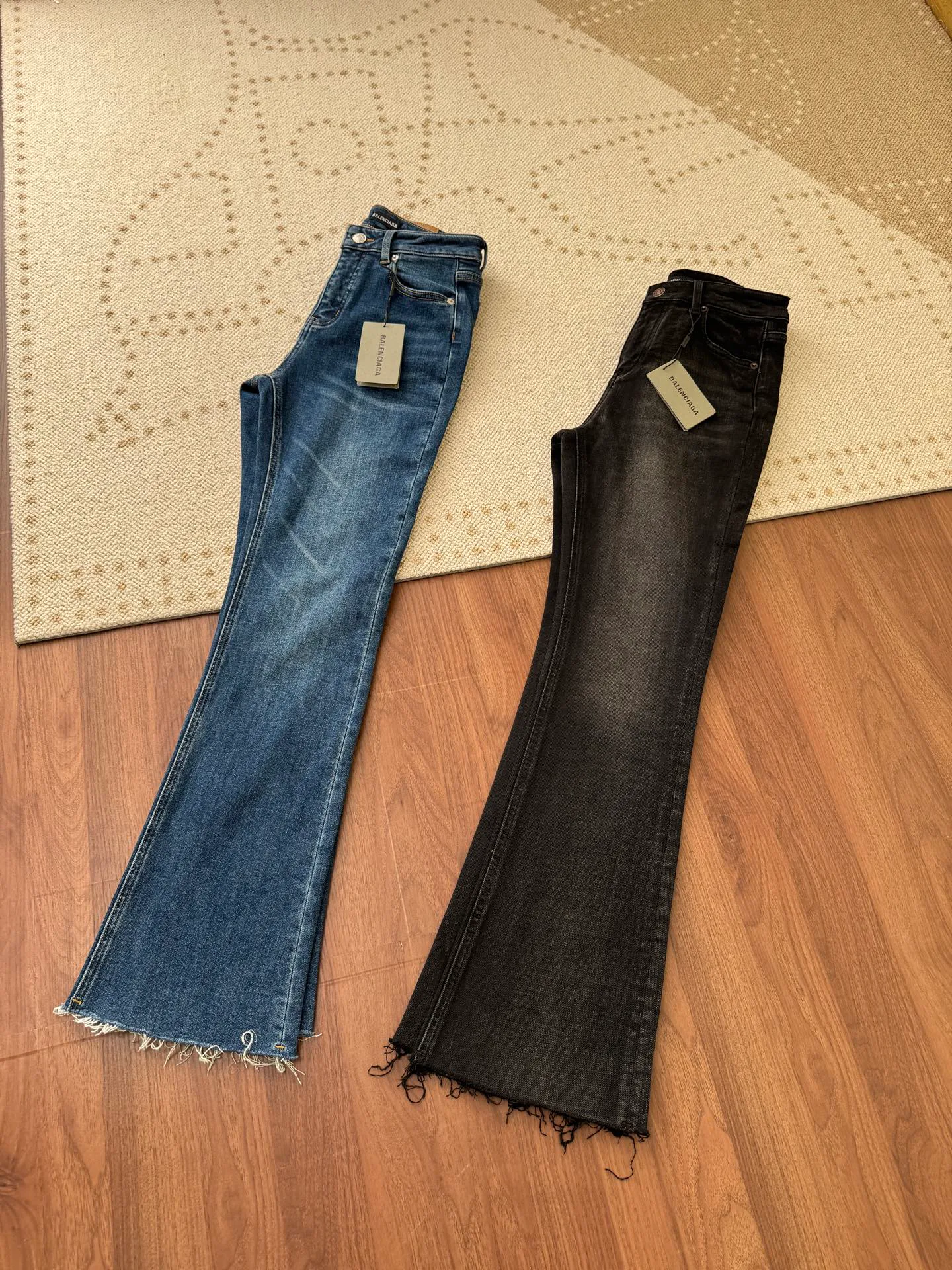 Джинсы Женские Balenciaga 696873