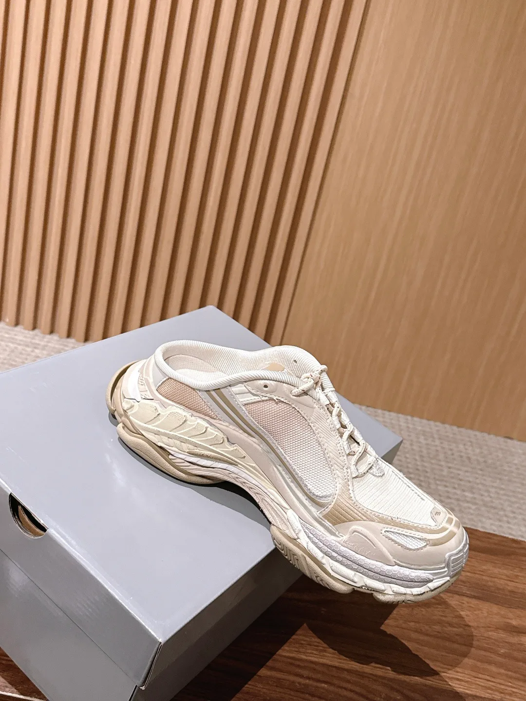 Кроссовки Женские Balenciaga 19780199