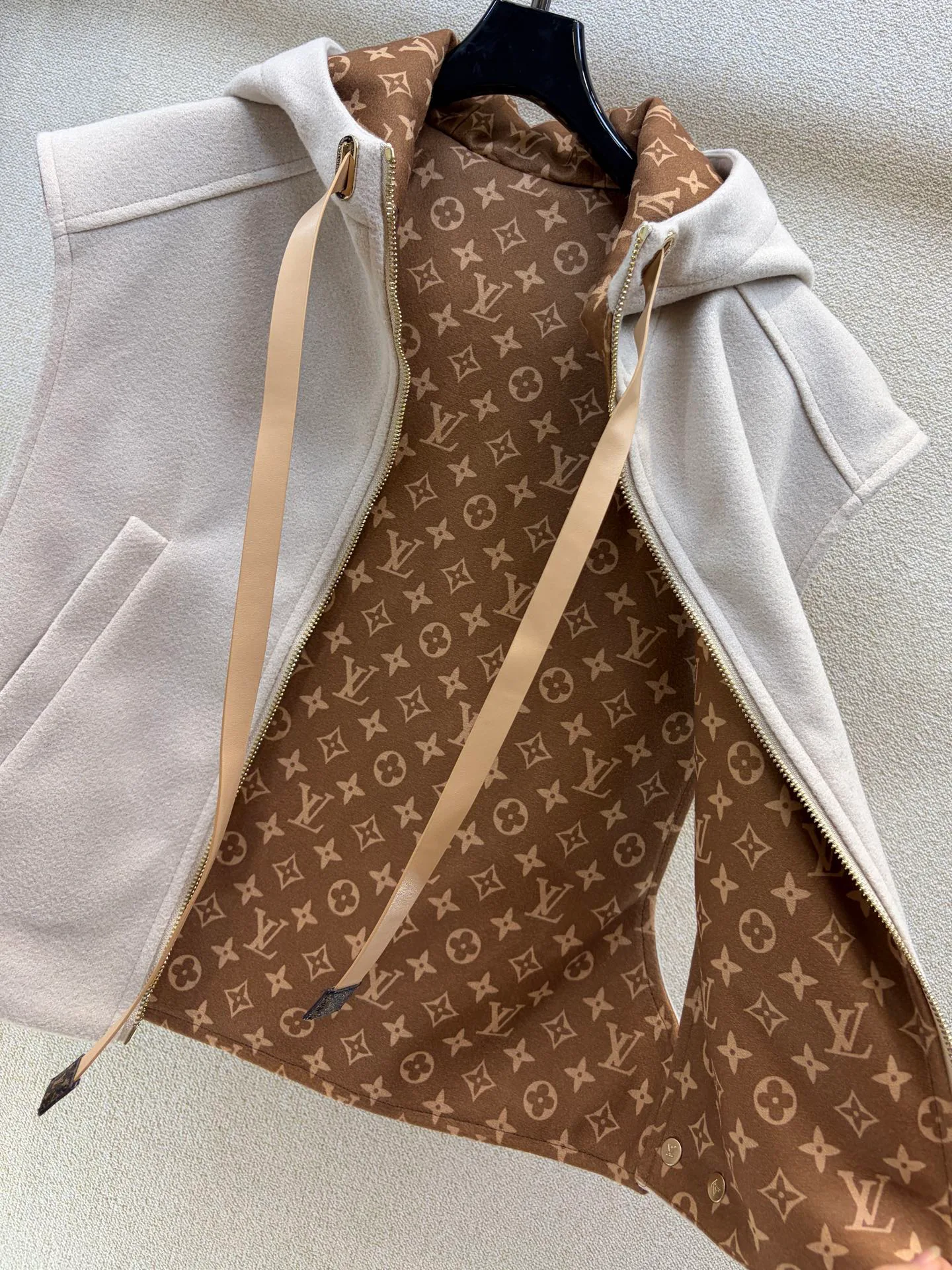 Жилеты Женские Louis Vuitton 18605942