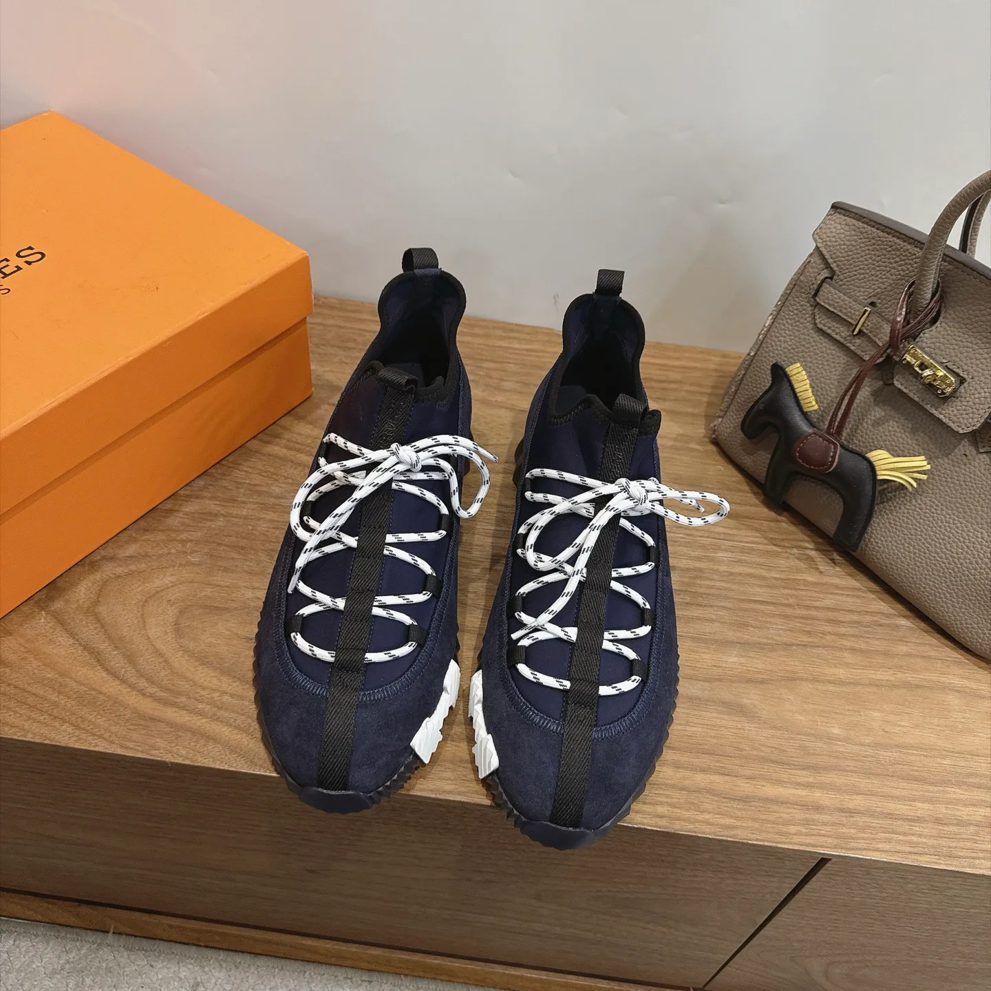 Кроссовки Женские Hermes 17946710