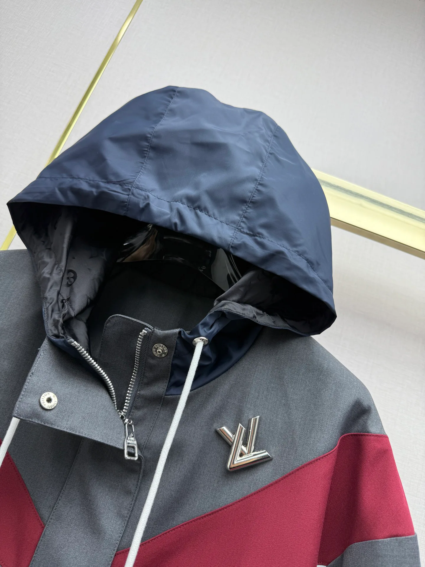 Куртки И Пуховики Женские Louis Vuitton 3055331