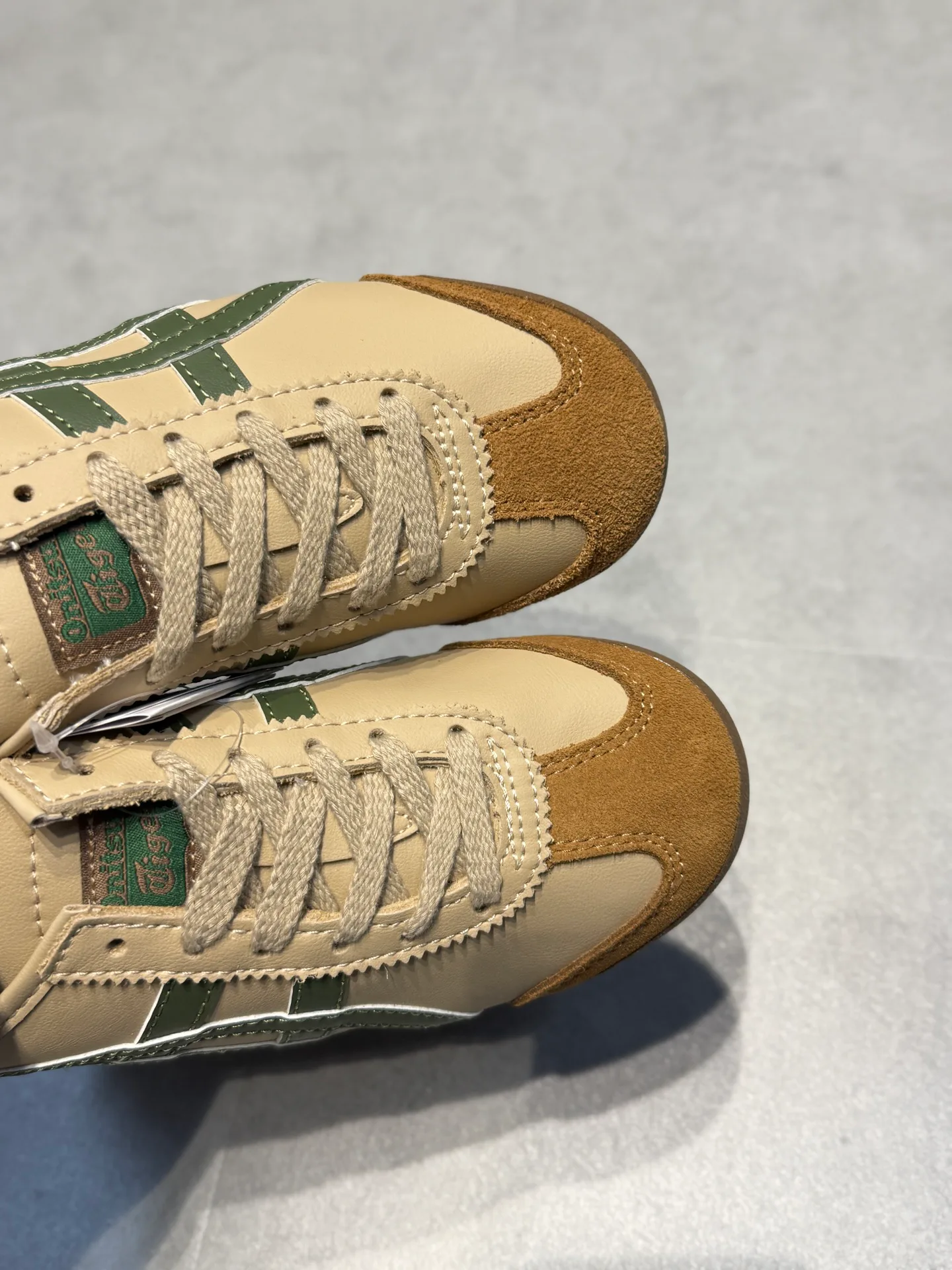 Кроссовки Женские Asics 18192628