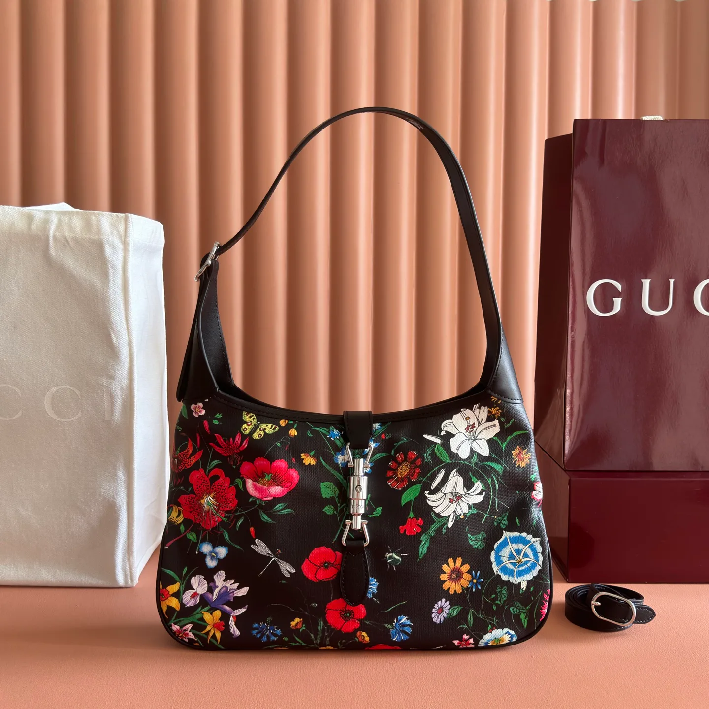Классические Сумки Женские Gucci 18148086