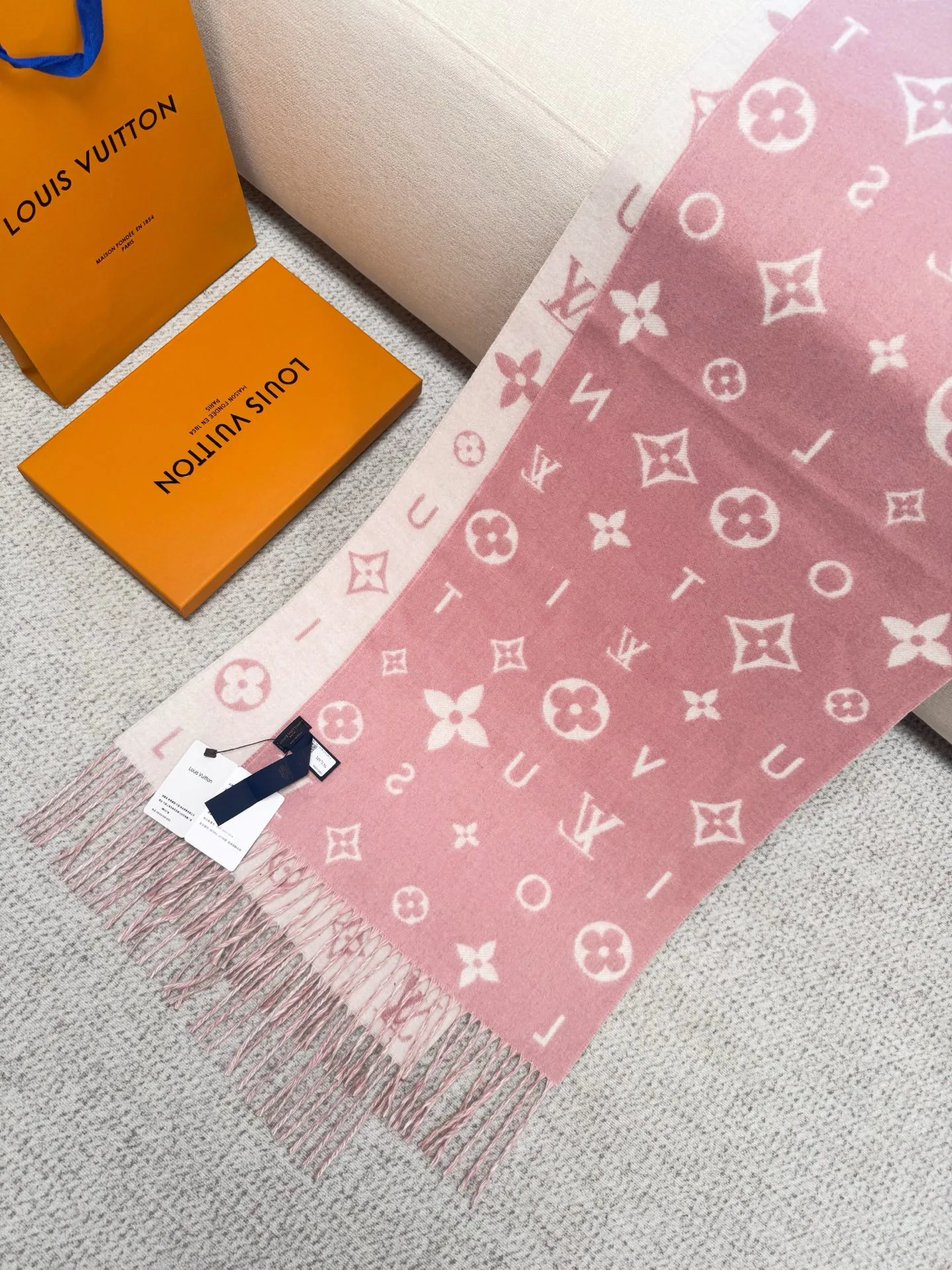 Шарфы Louis Vuitton 18261916
