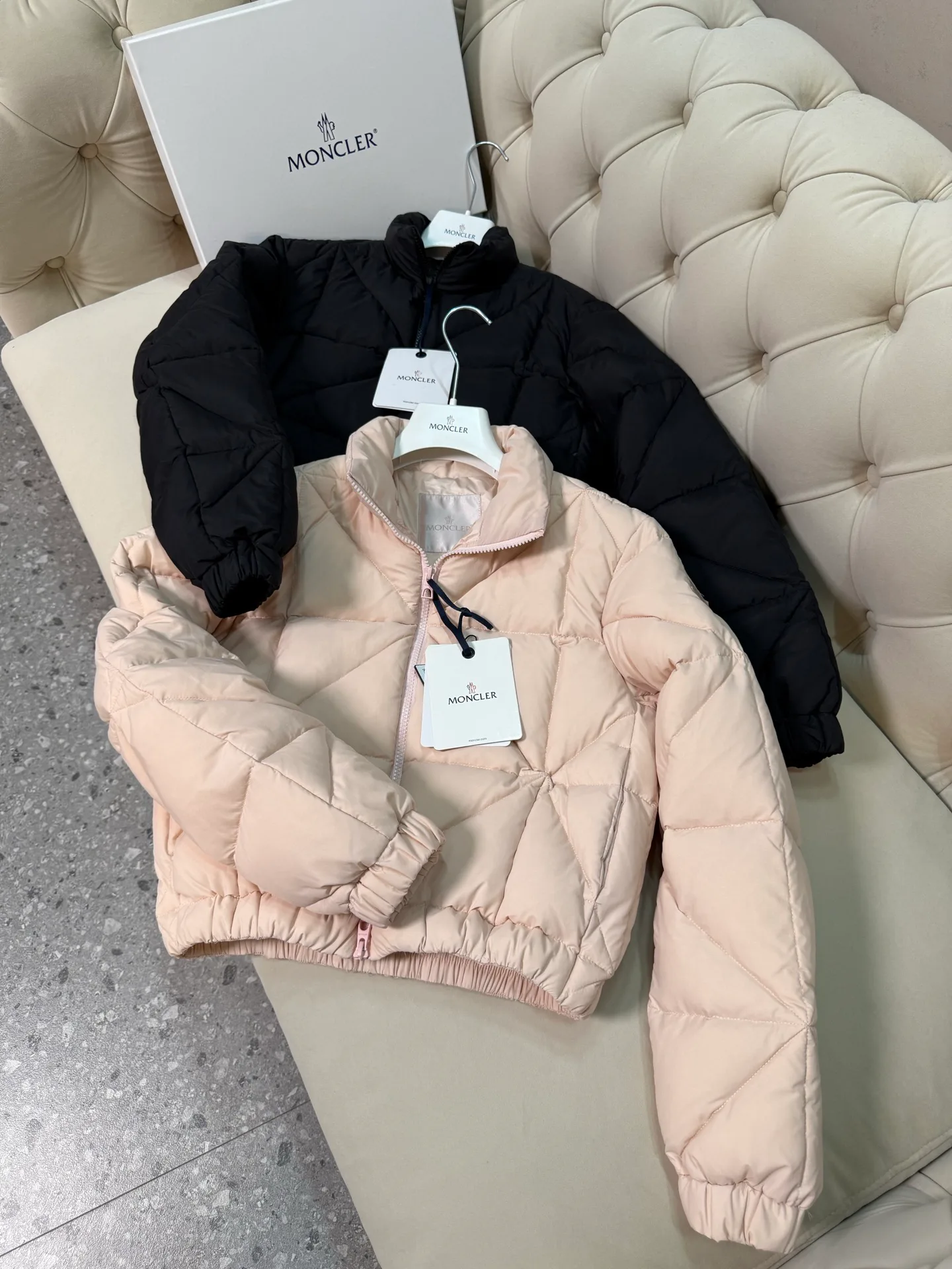 Куртки И Пуховики Женские Moncler 18825231