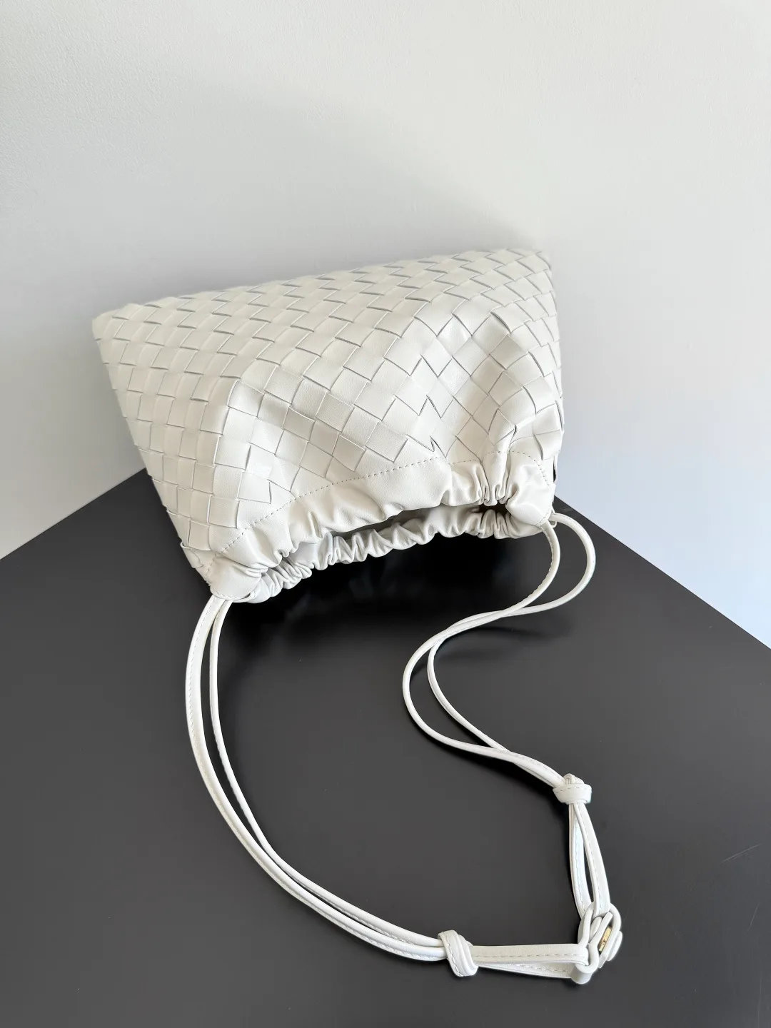 Сумки На Ремне Женские Bottega Veneta 11255444