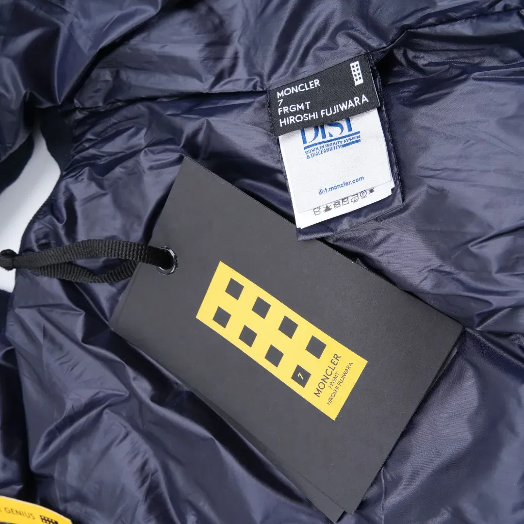 Жилеты Женские Moncler 112686