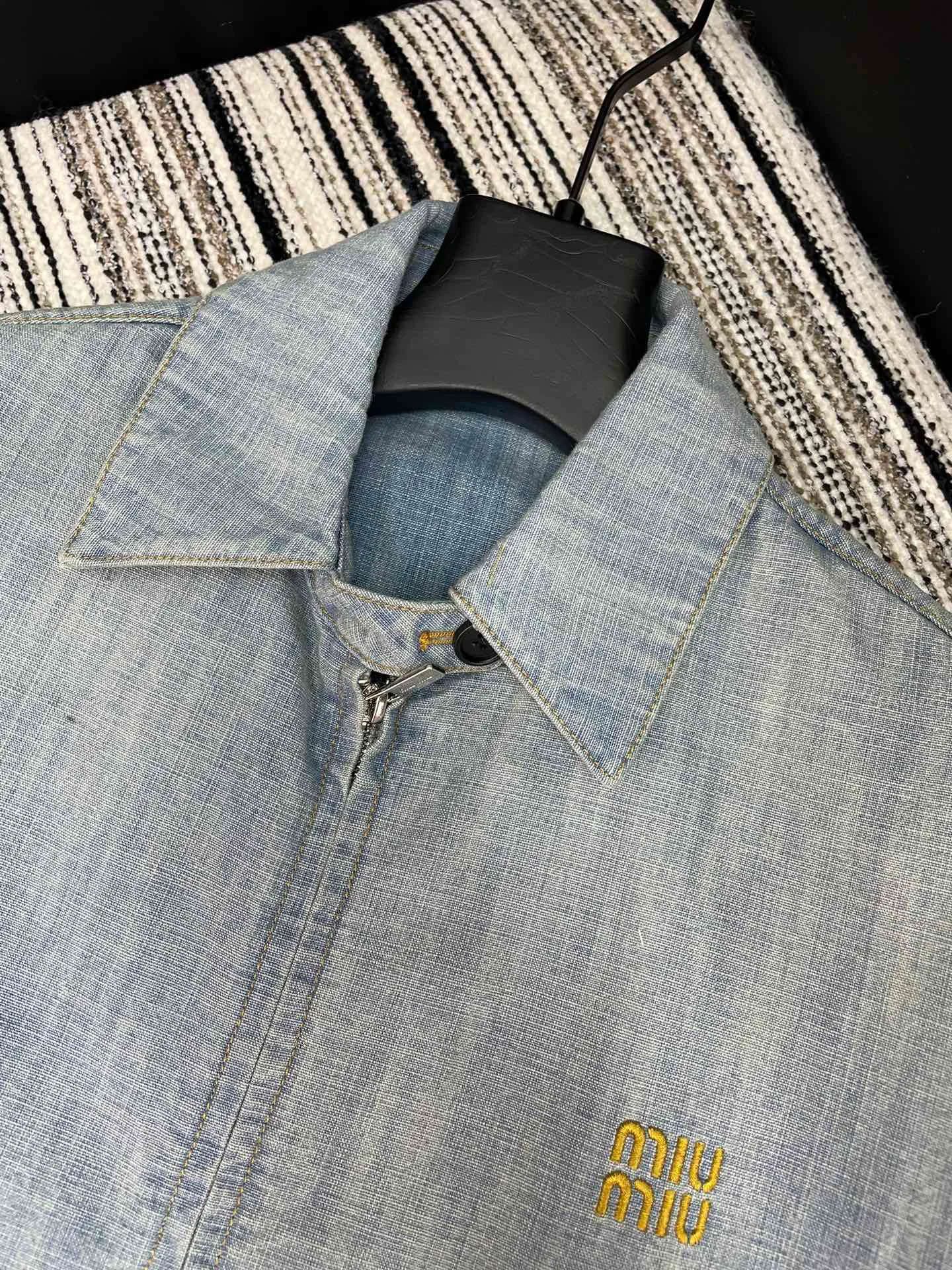 Куртки И Пуховики Женские Miu Miu 1093416