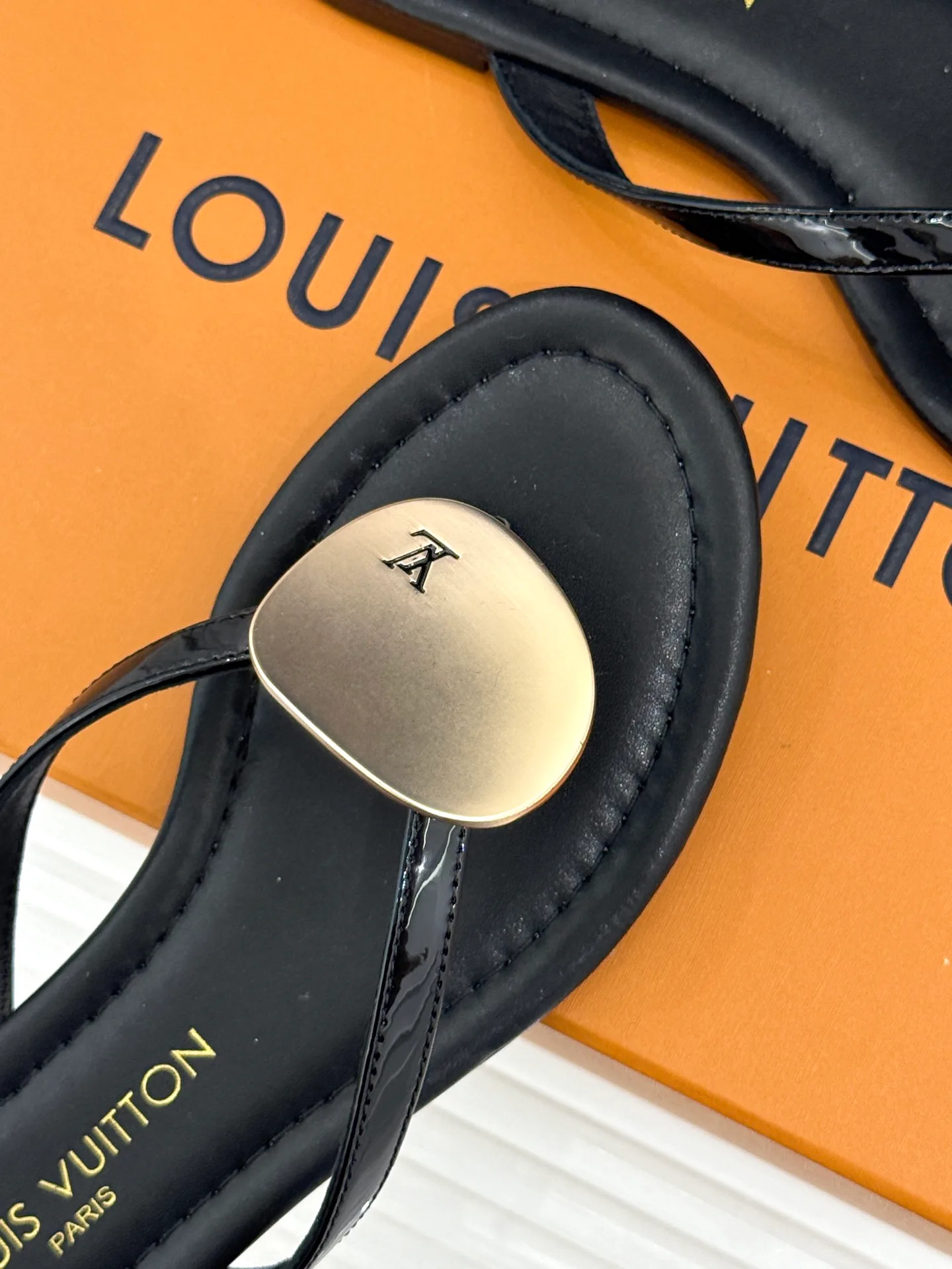 Шлепанцы Женские Louis Vuitton 17596991