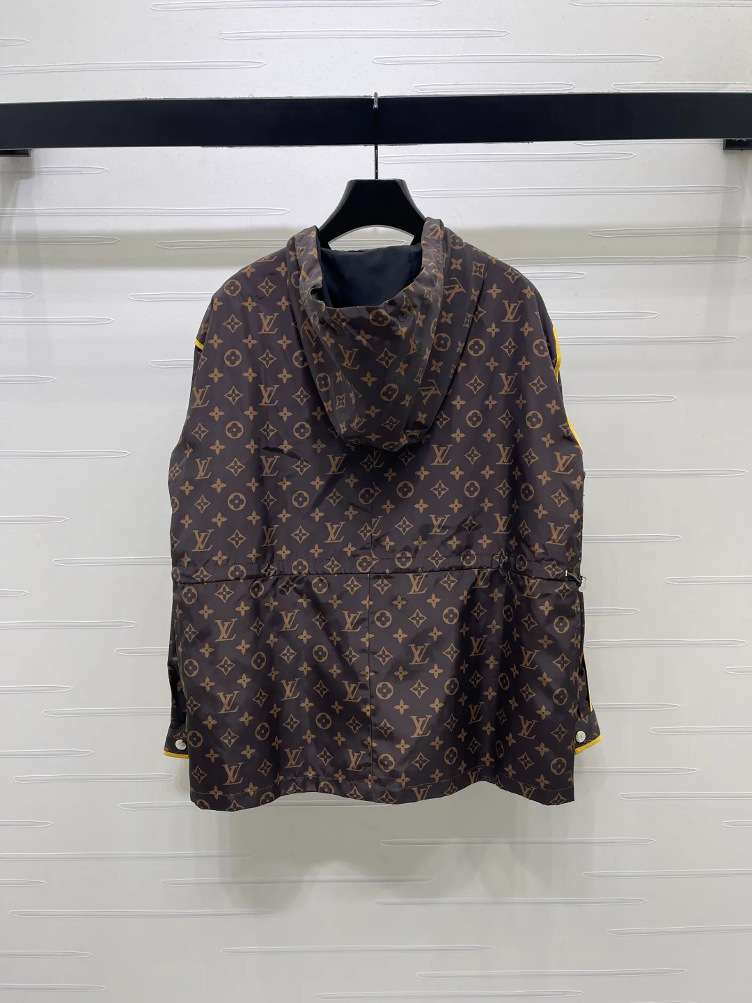Куртки И Пуховики Женские Louis Vuitton 18038738