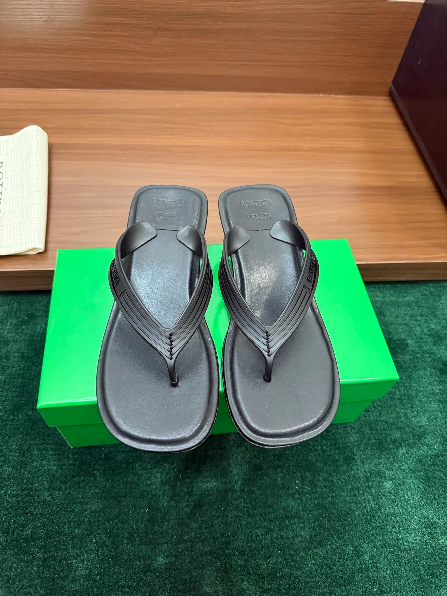 Шлепанцы Женские Bottega Veneta 17386119