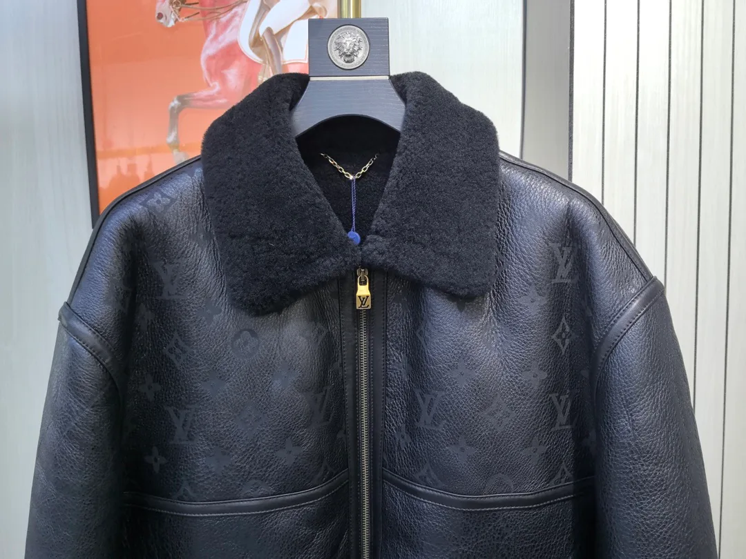 Куртки И Пуховики Женские Louis Vuitton 243940