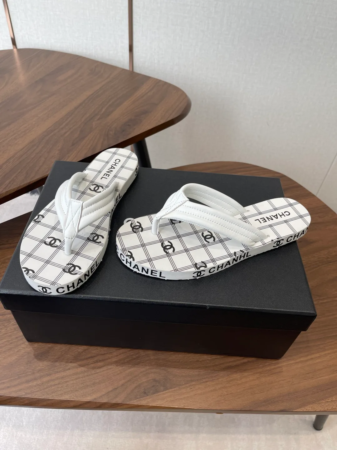 Шлепанцы Женские Chanel 11498249
