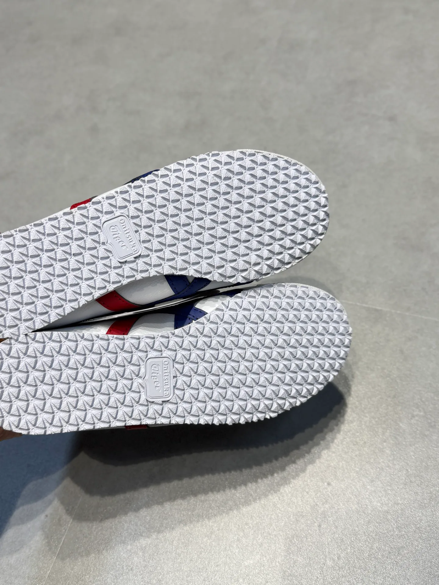 Кроссовки Женские Asics 18192629