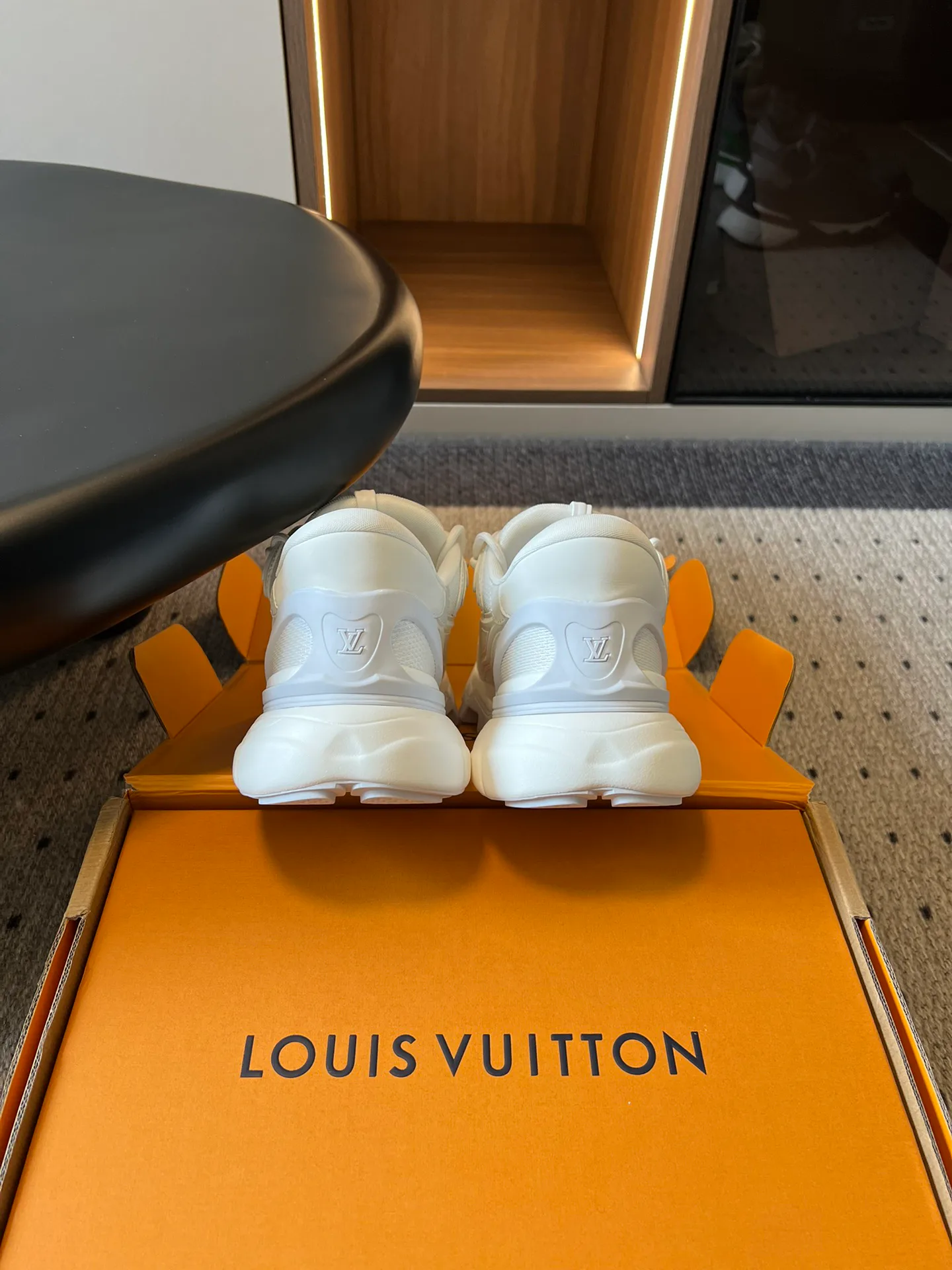 Кроссовки Женские Louis Vuitton 13229268