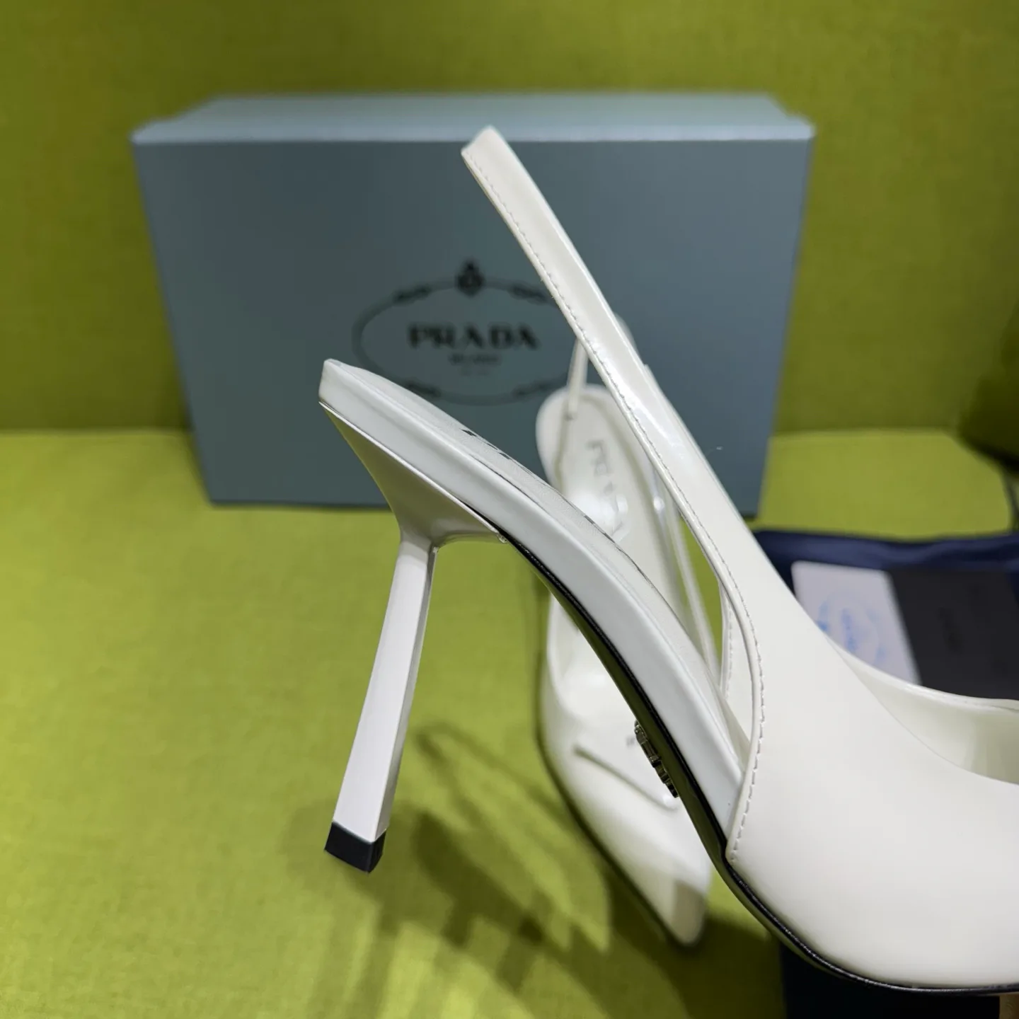 Босоножки Женские Prada 10481108